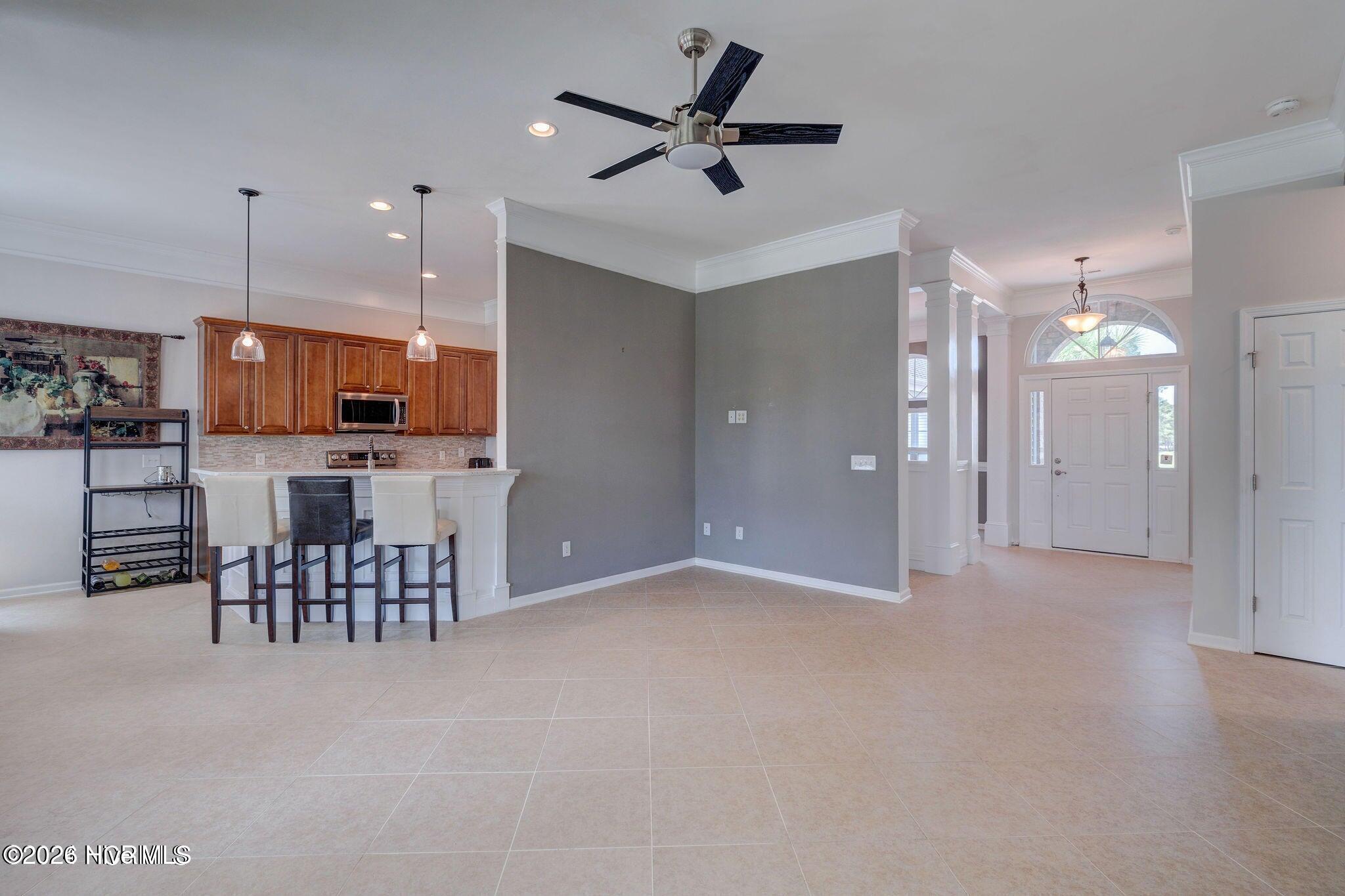 100549194 | Photo 11