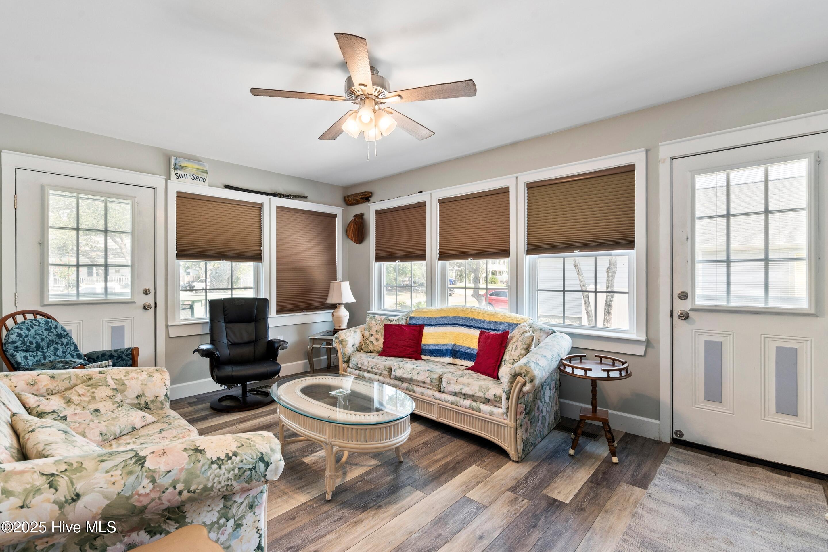 100521940 | Photo 24