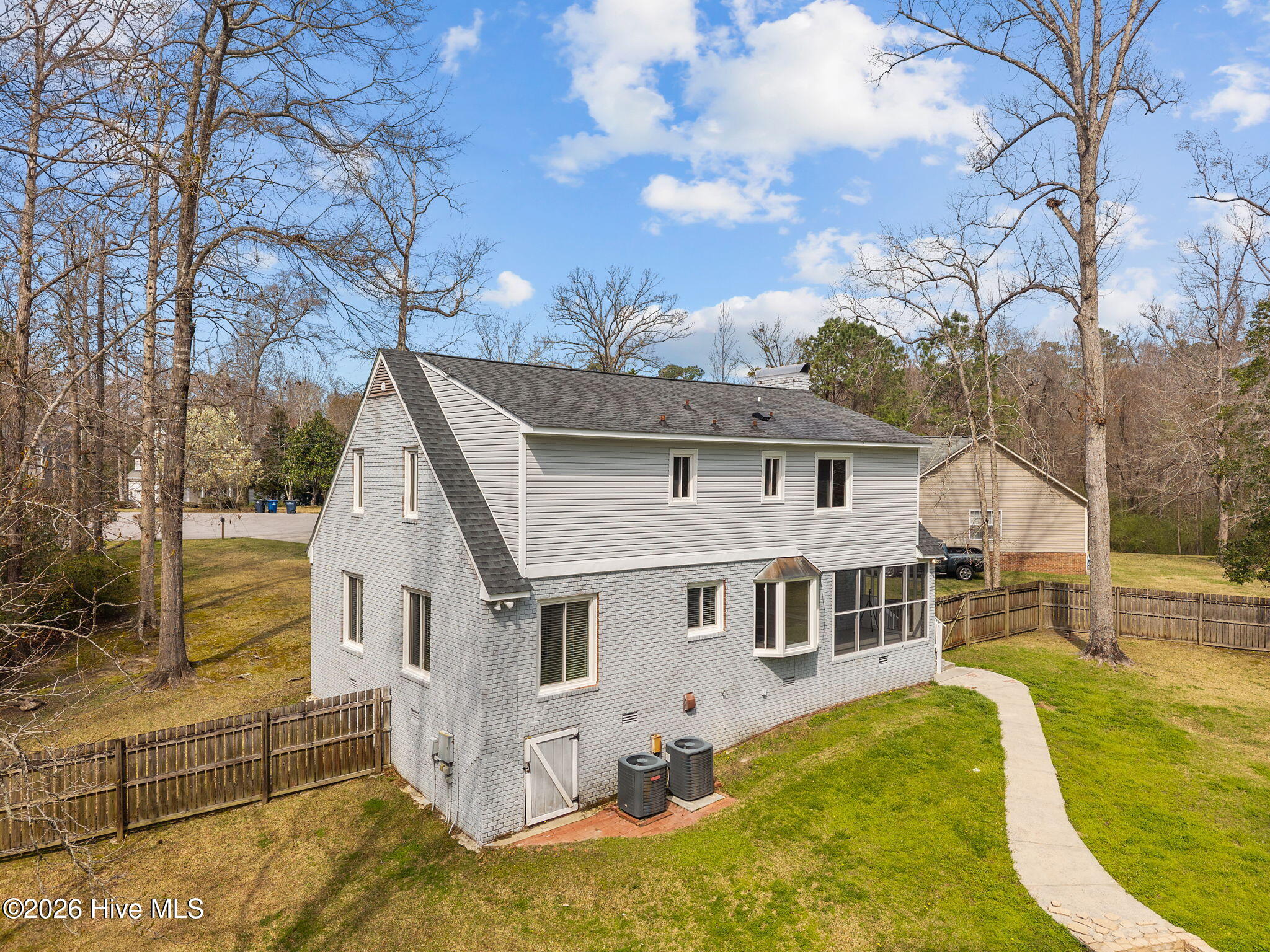 100560043 | Photo 45