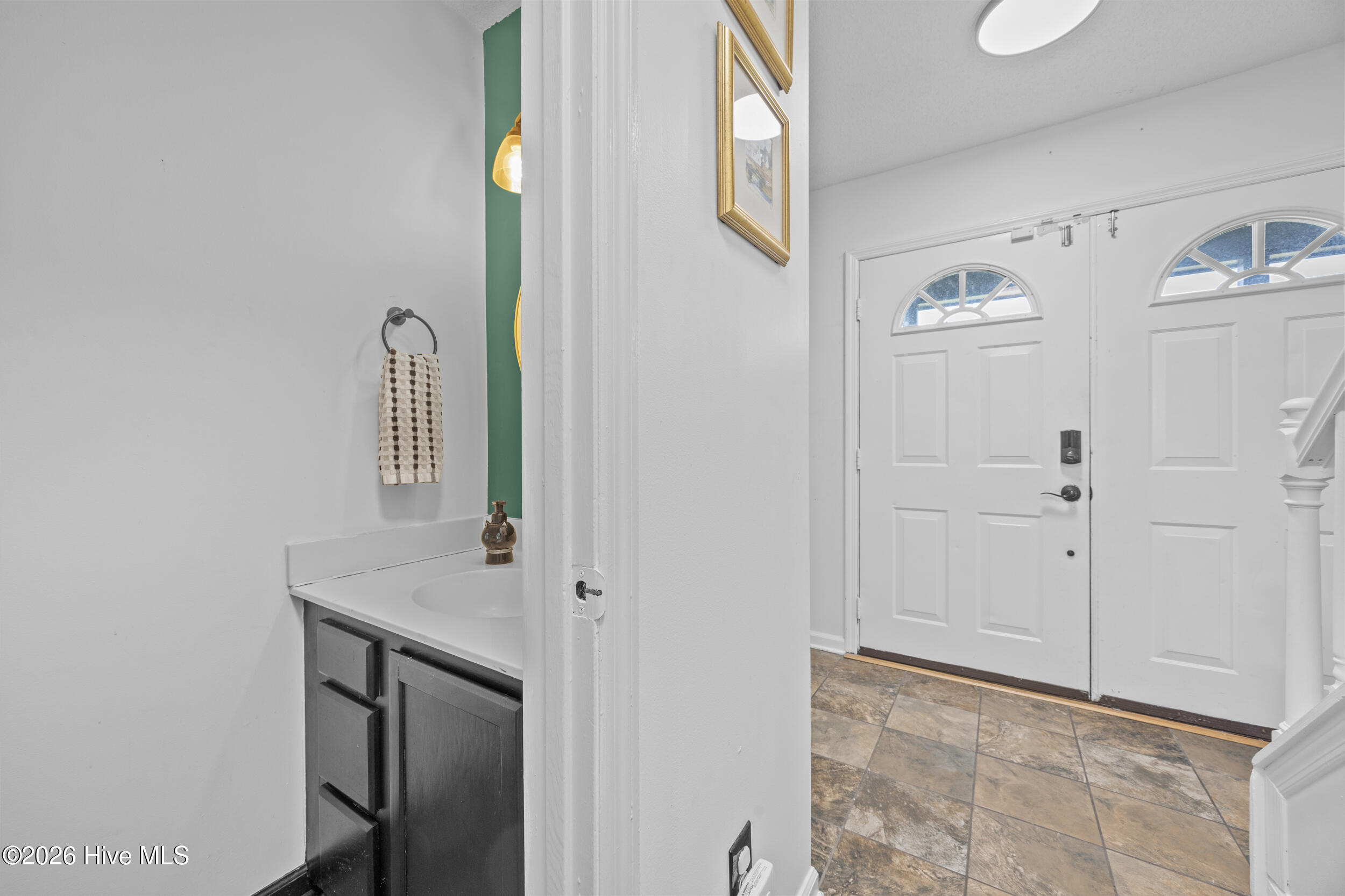 100560649 | Photo 10