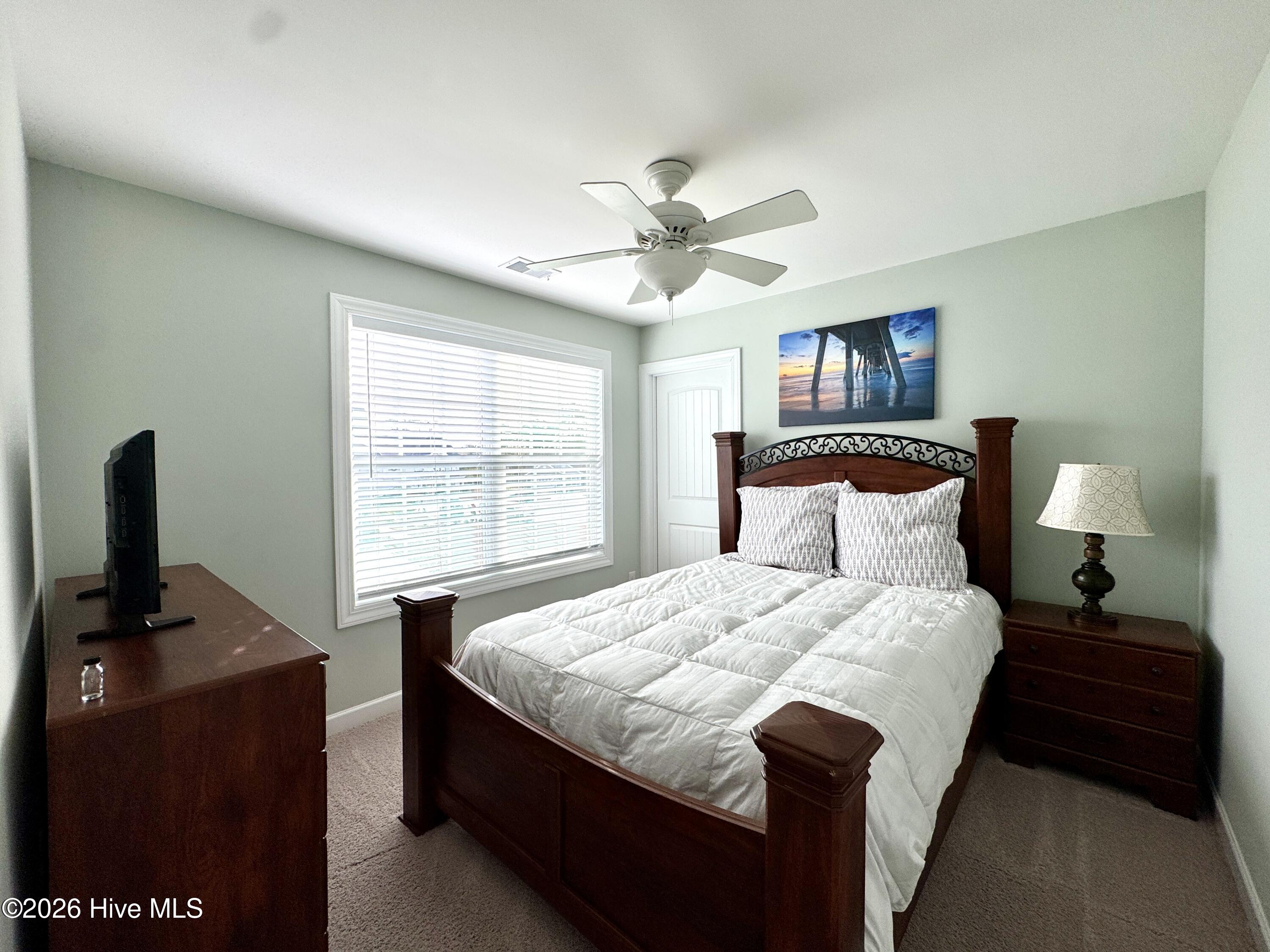 100547423 | Photo 29