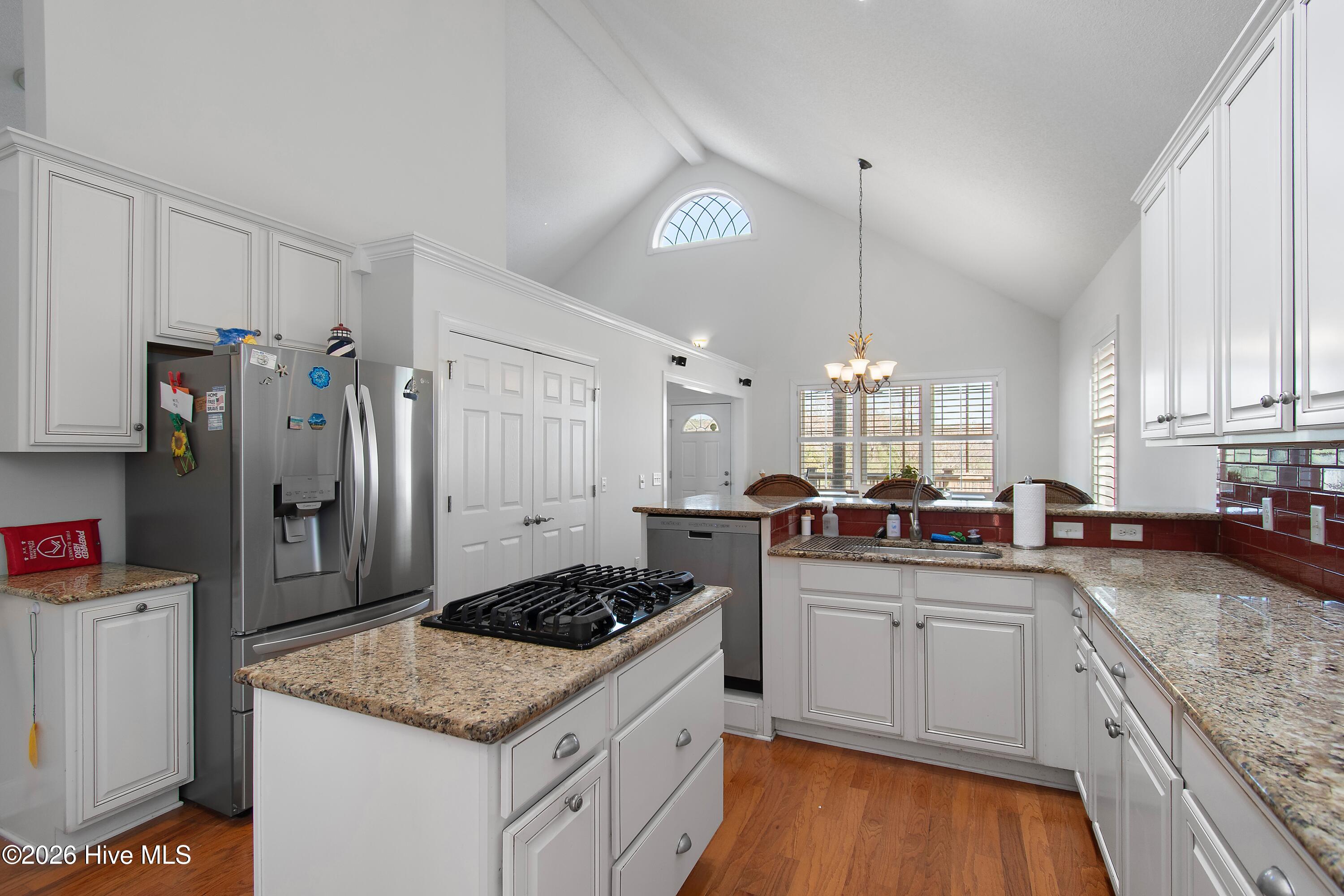 100552486 | Photo 19