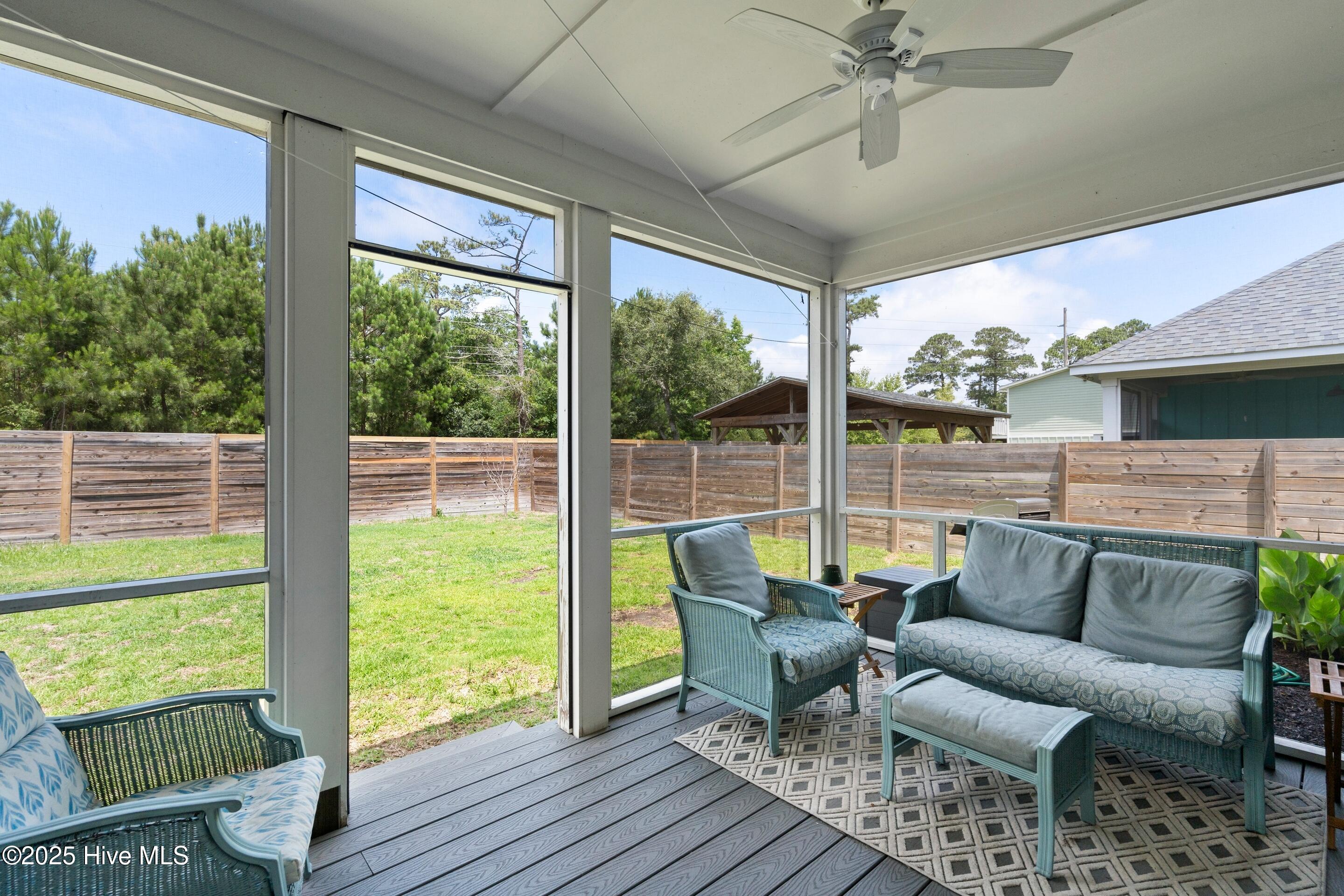 100567642 | Photo 46