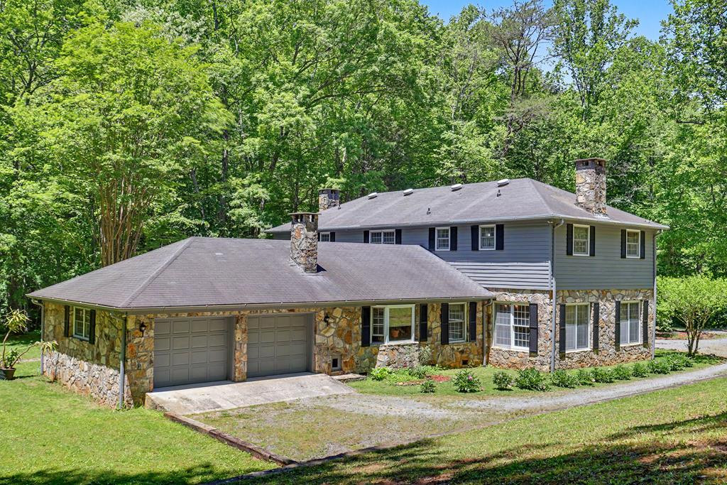 1127 Burch Branch, Hiawassee, Georgia, 3 Bedrooms Bedrooms, 5 Rooms Rooms,4 BathroomsBathrooms,For sale,Burch Branch,98544631 1127 Burch Branch, Hiawassee, Georgia, 3 Bedrooms Bedrooms, 5 Rooms Rooms,4 BathroomsBathrooms,For sale,Burch Branch,98544631