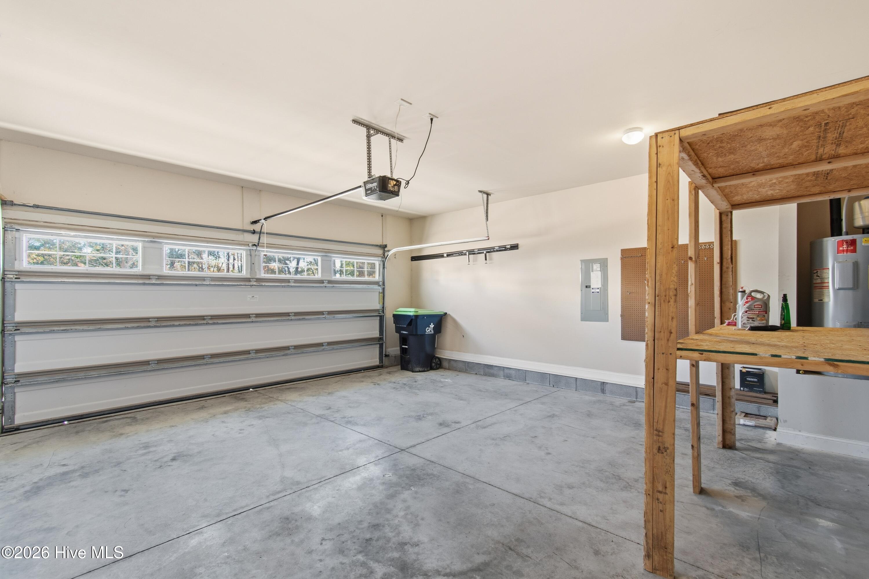 100549174 | Photo 38