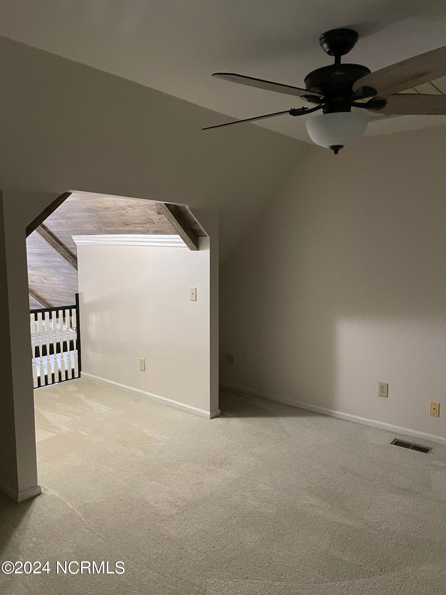 100560812 | Photo 31