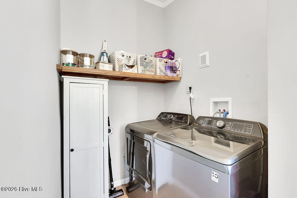 100559324 | Photo 12