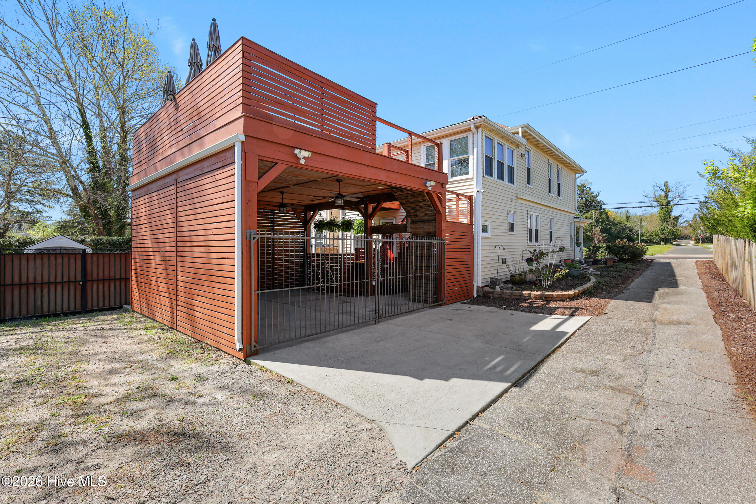 100562723 | Photo 48