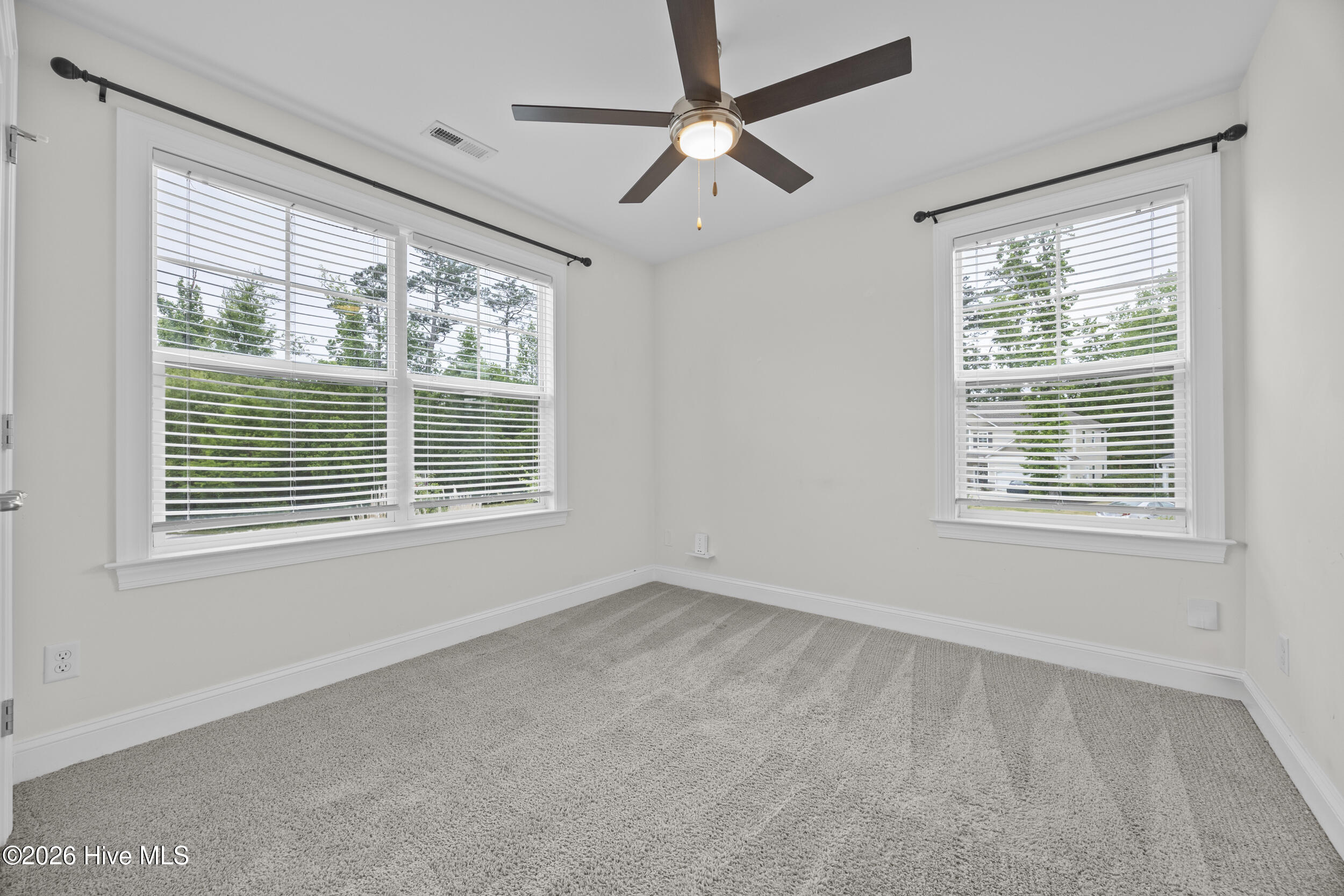 100570482 | Photo 20