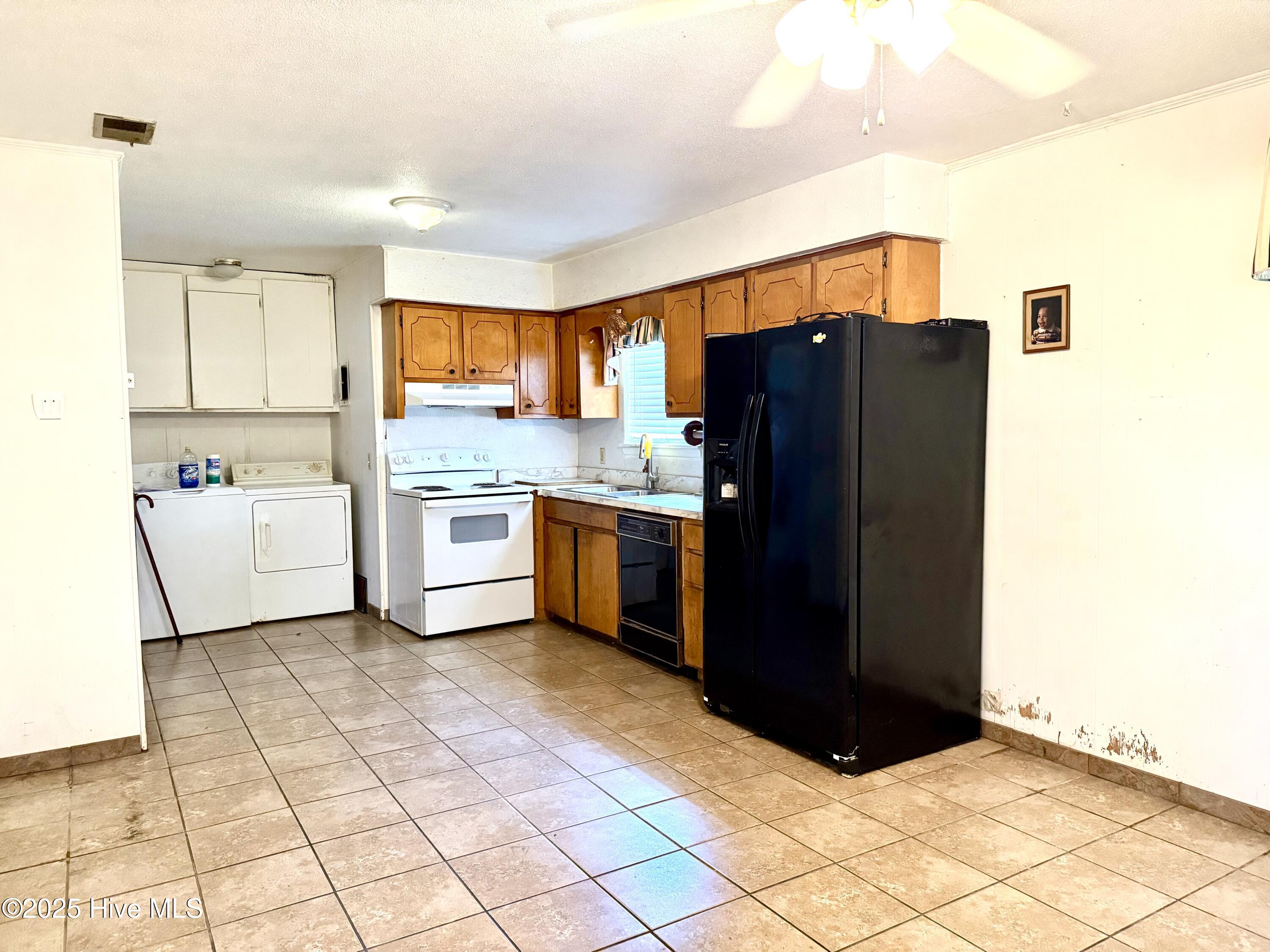 100530217 | Photo 17