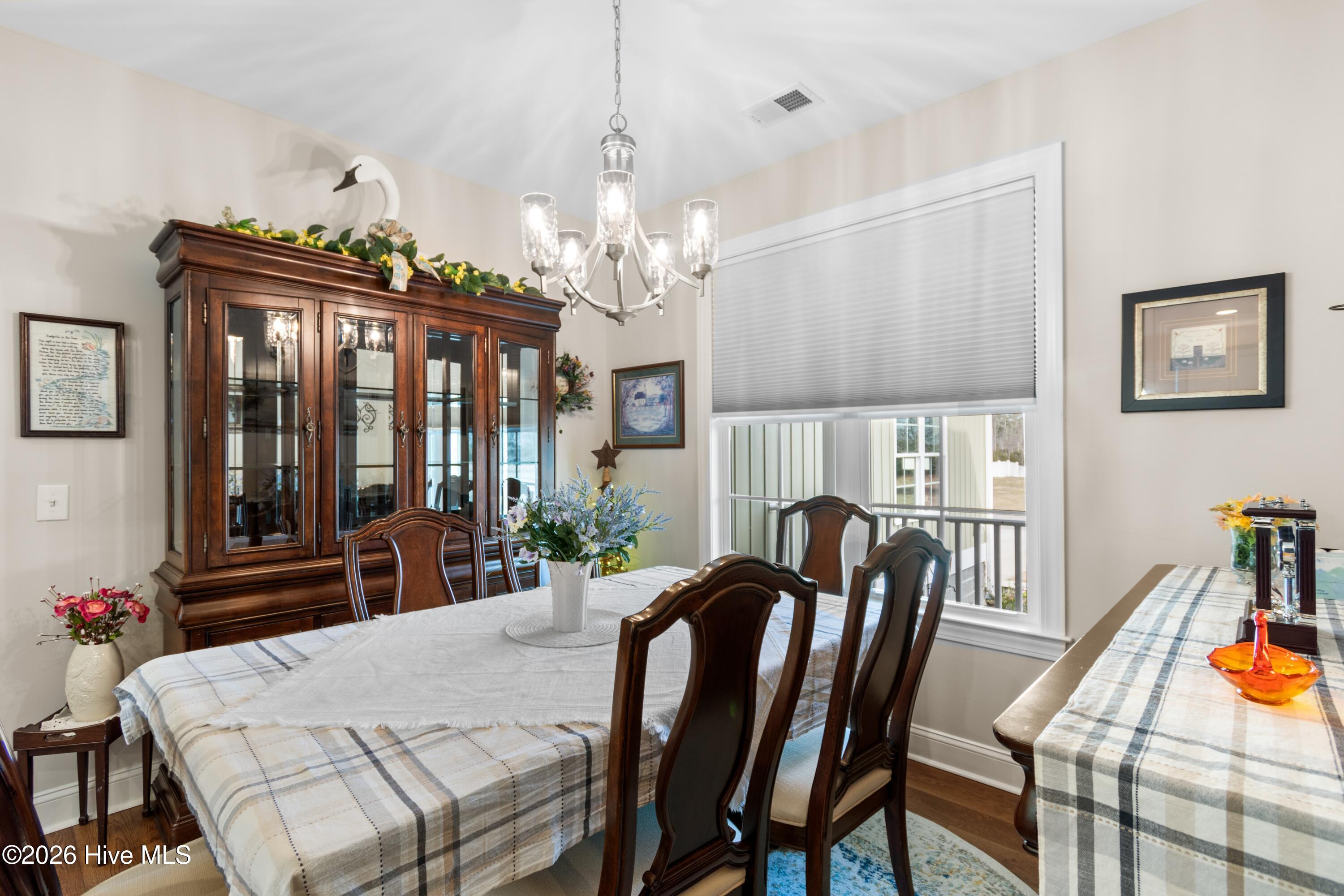 100548806 | Photo 23