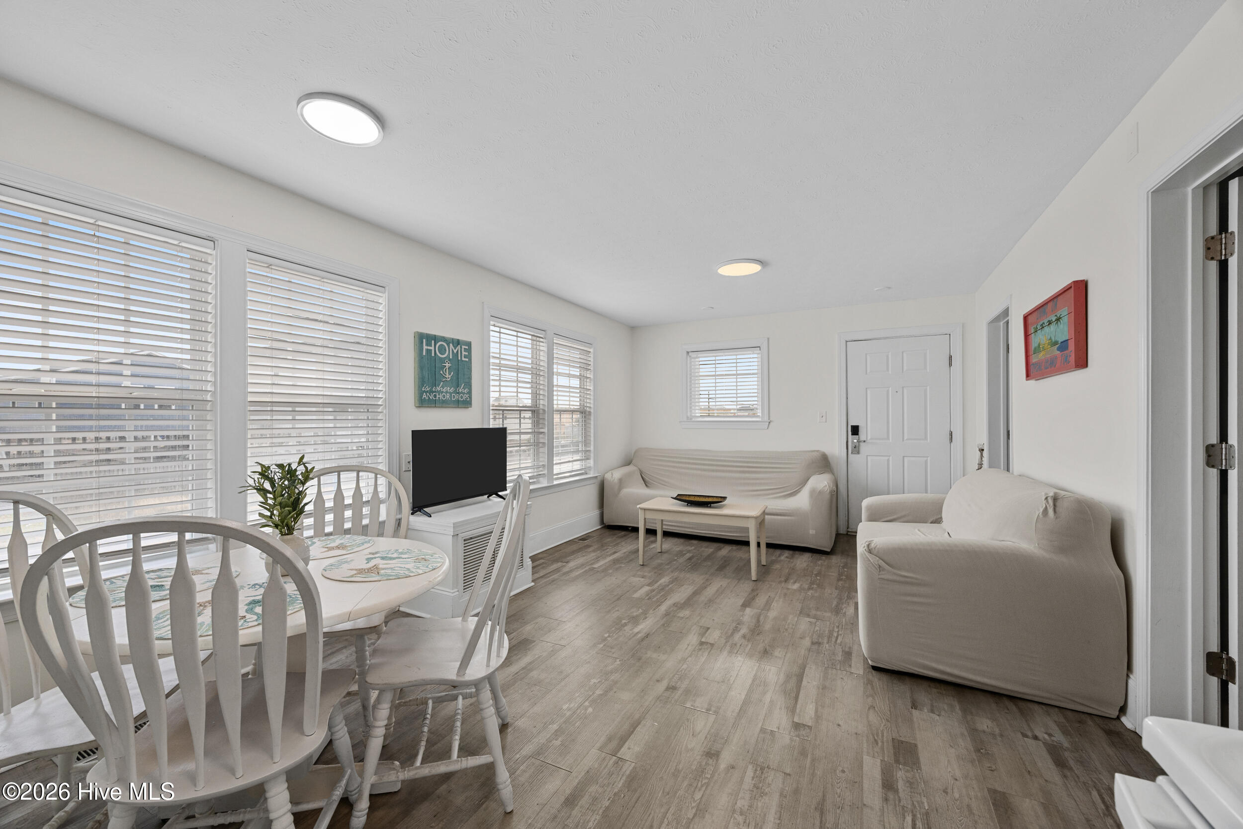 100552950 | Photo 21