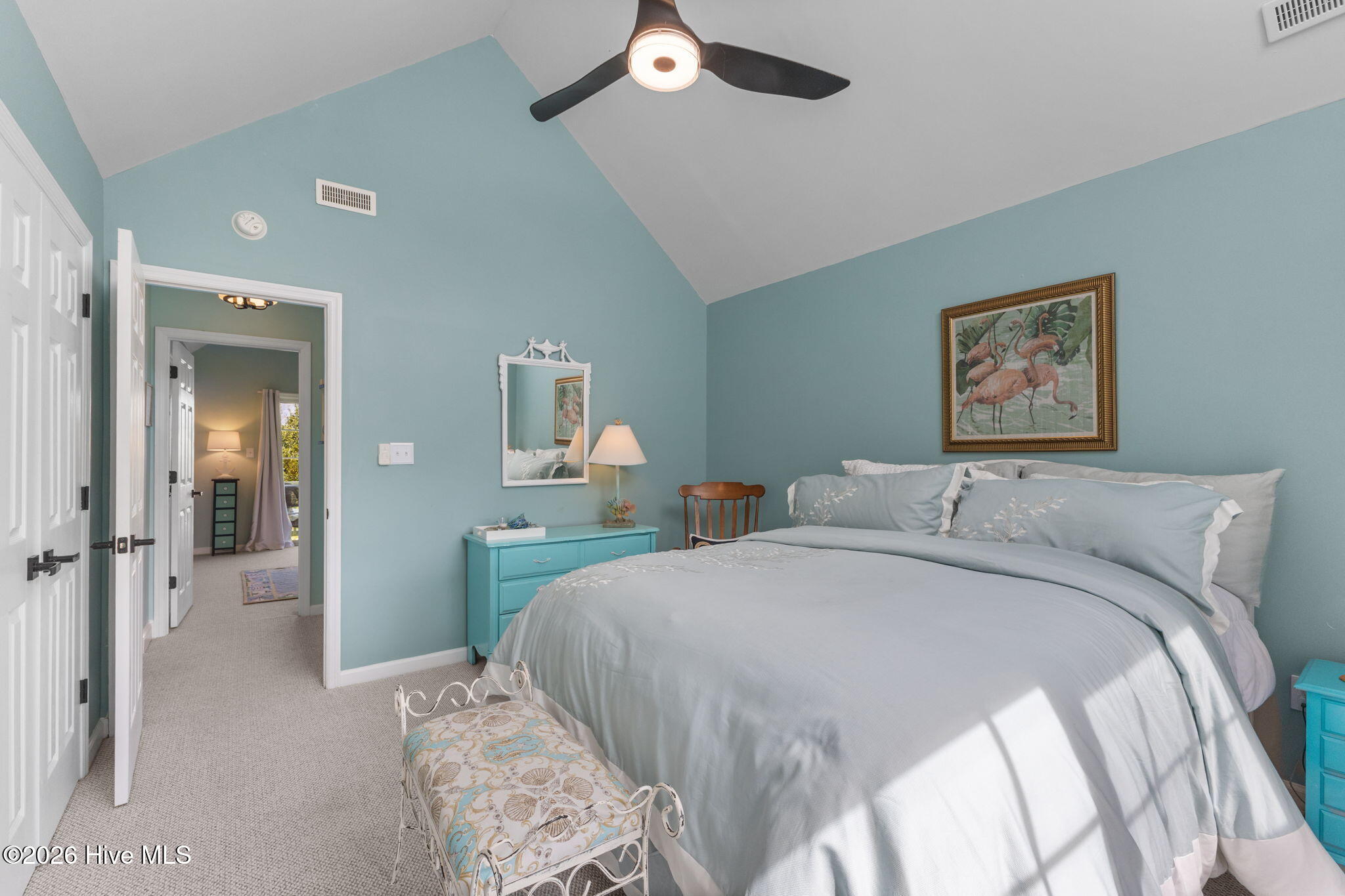 100559808 | Photo 19