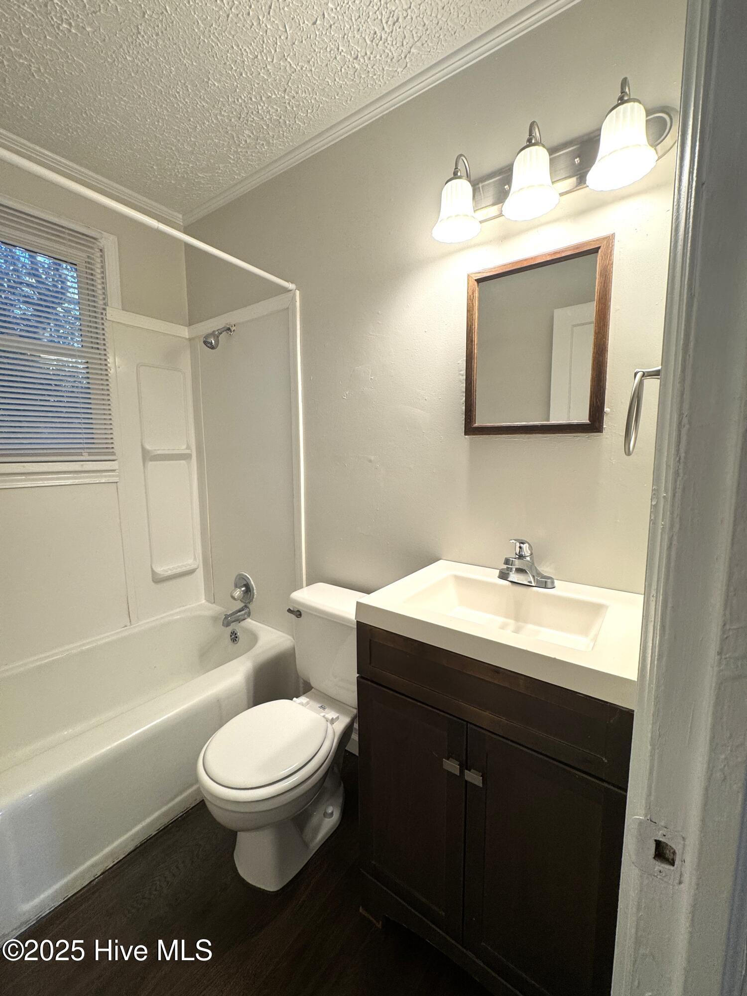 100556845 | Photo 16