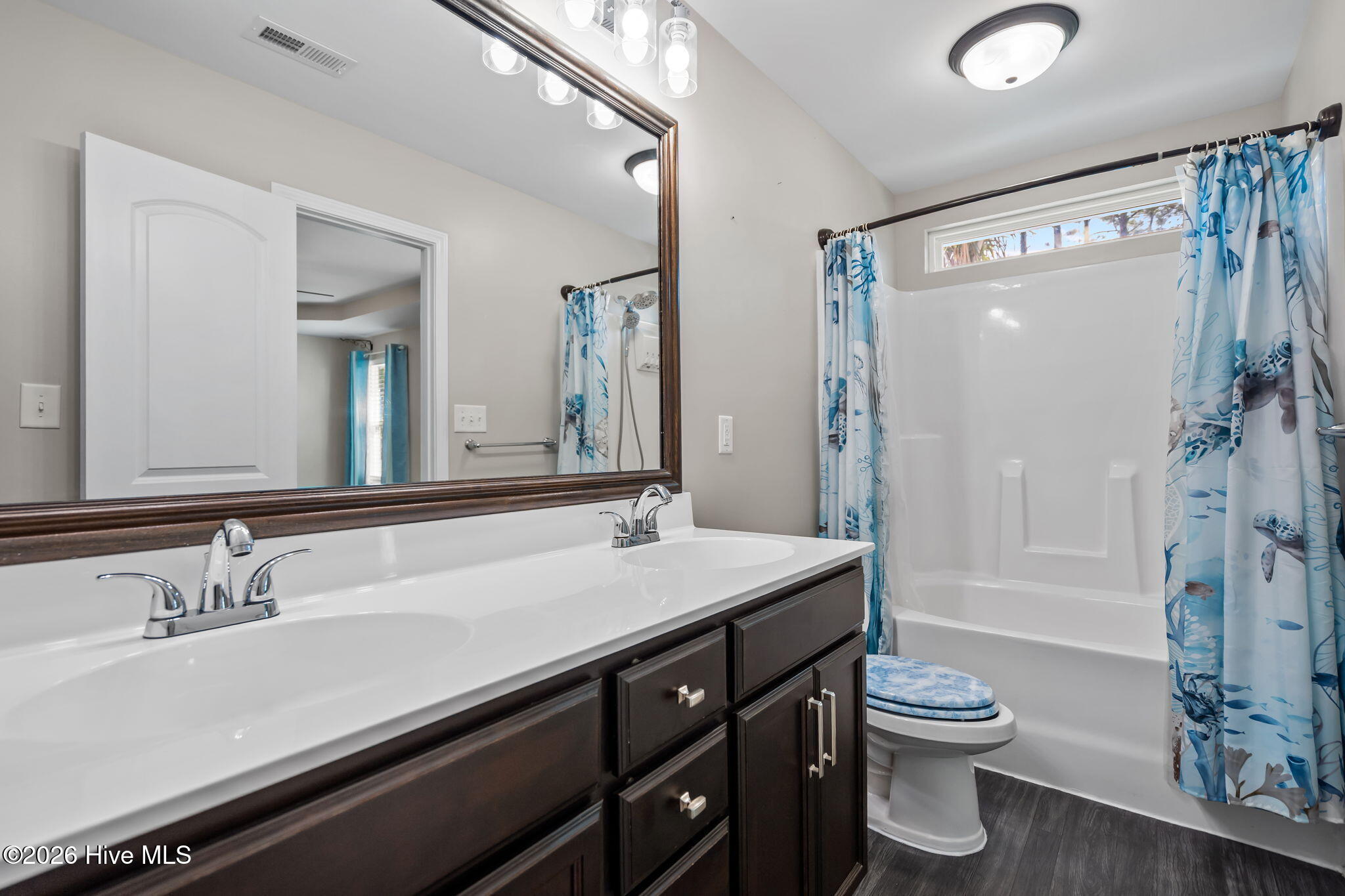 100561412 | Photo 20