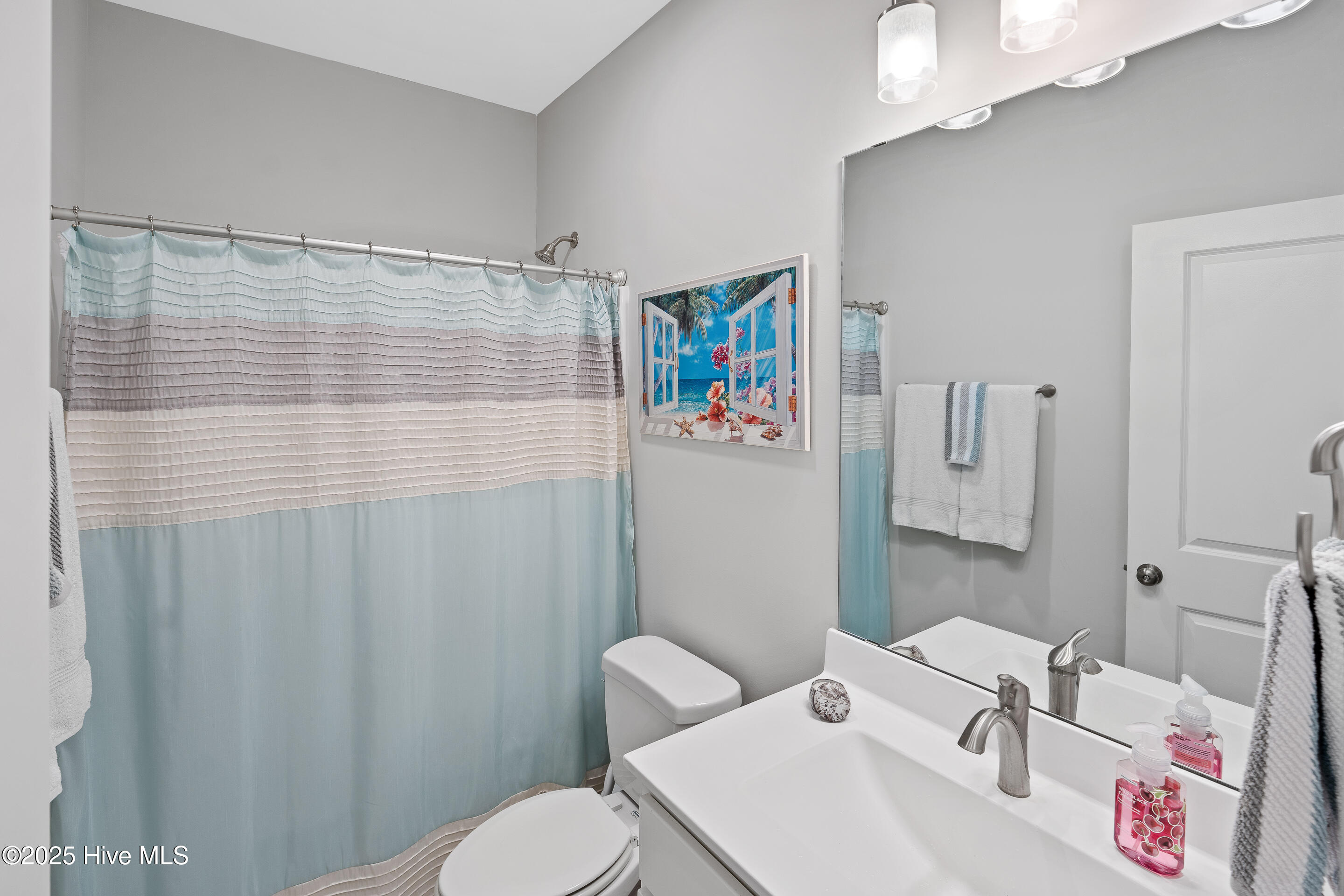 100535201 | Photo 30