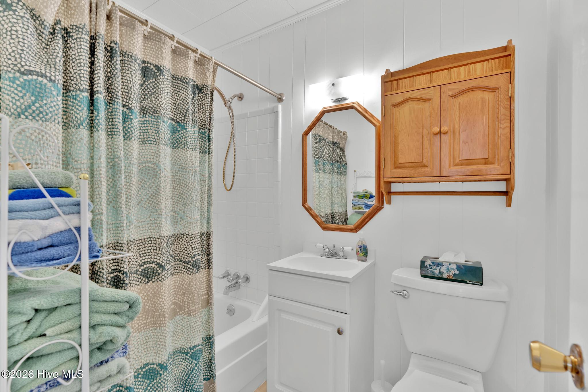 100562337 | Photo 22