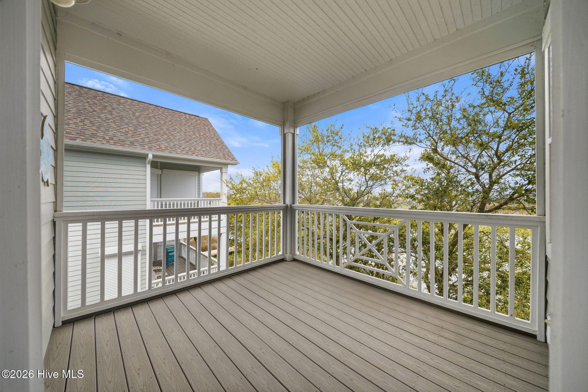 100566136 | Photo 48