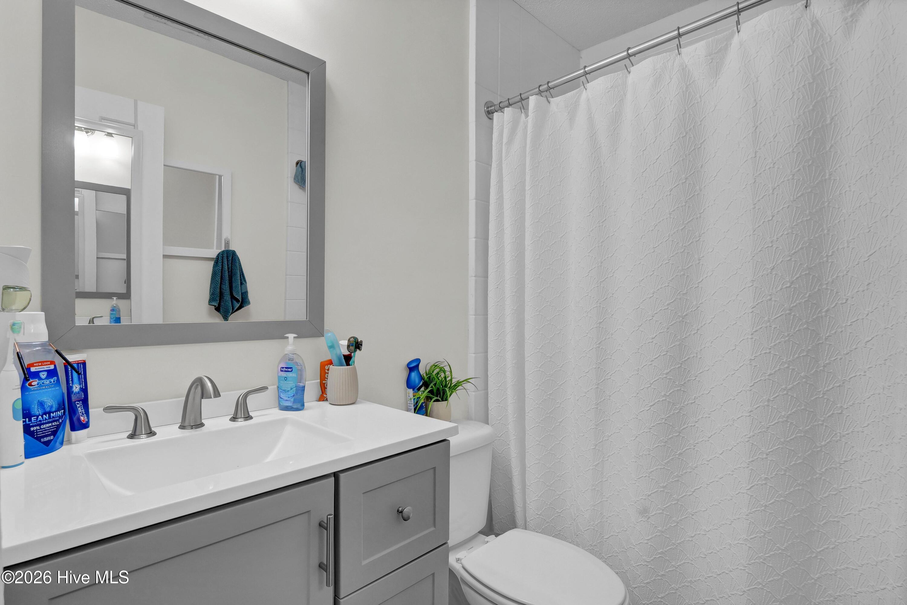 100559054 | Photo 18