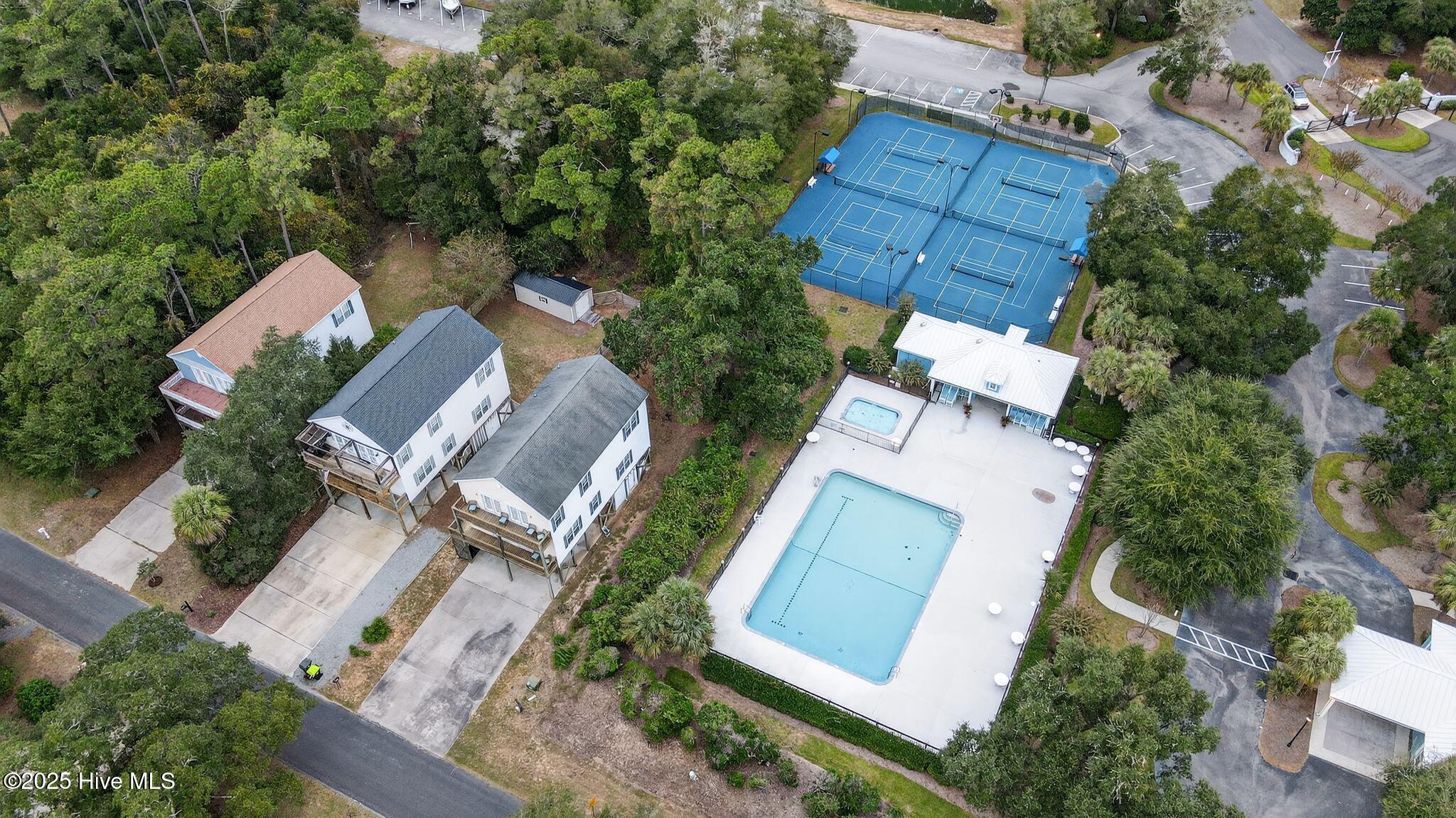 100540046 | Photo 38