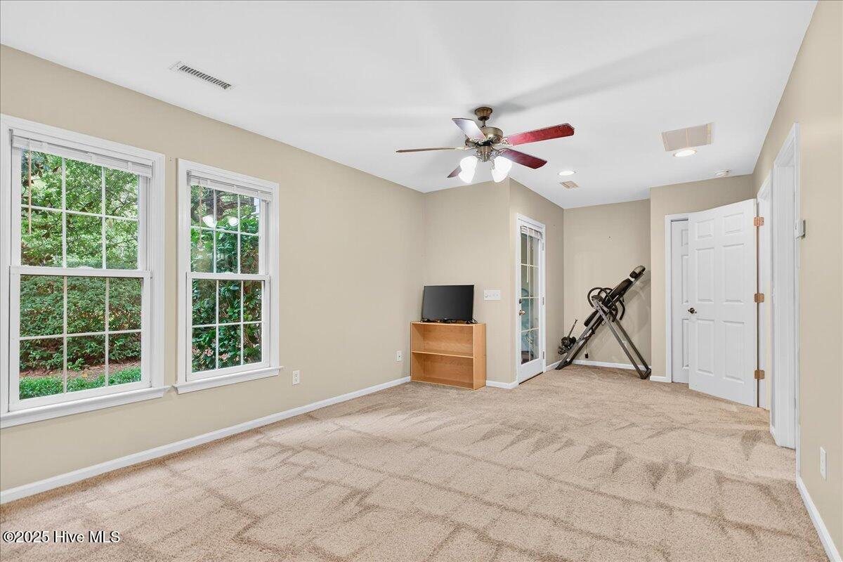 100534230 | Photo 16