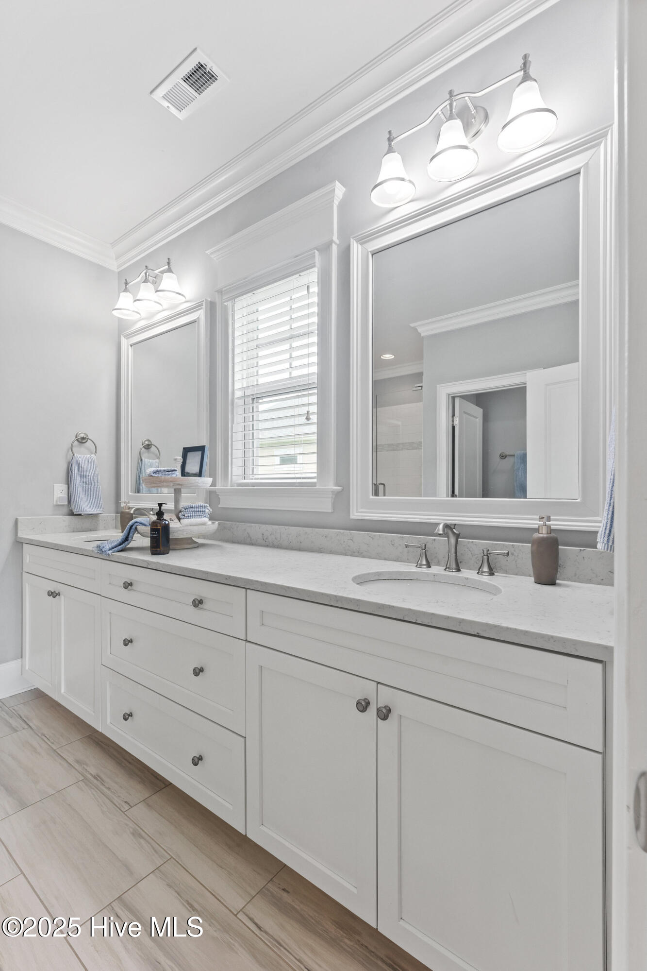 100524924 | Photo 27