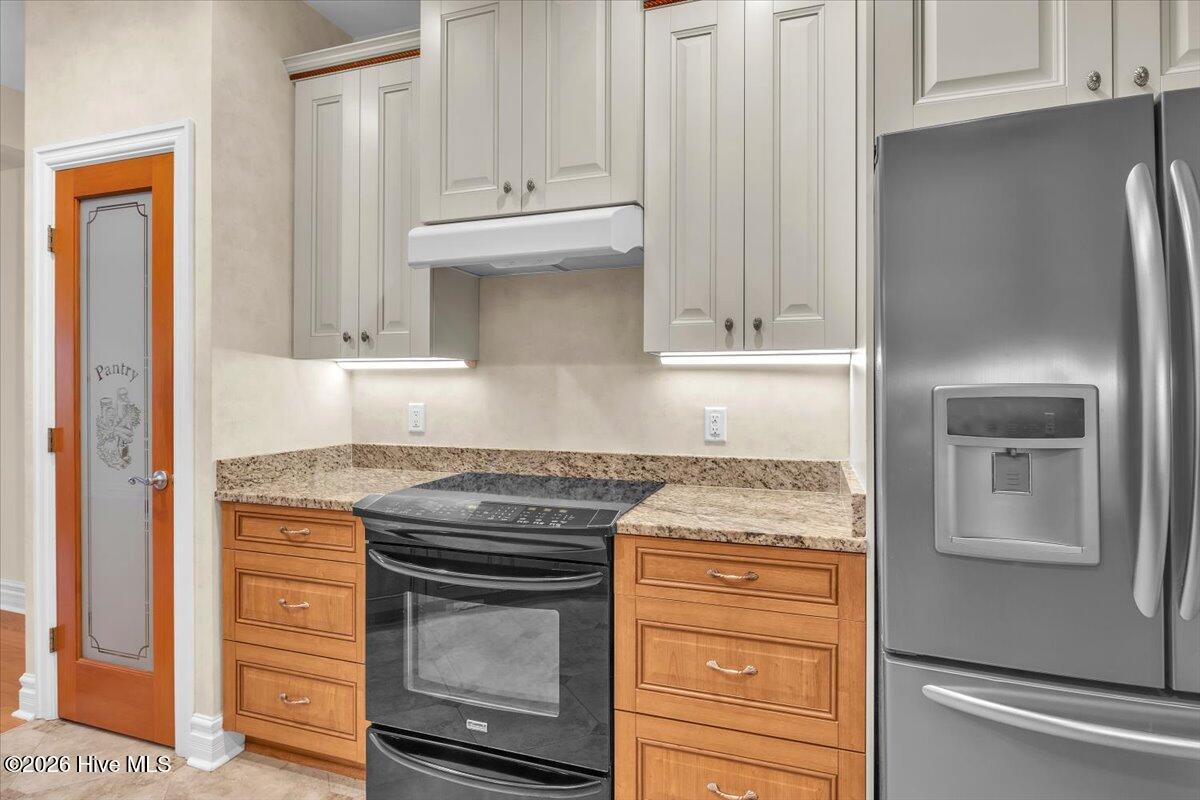 100559889 | Photo 20