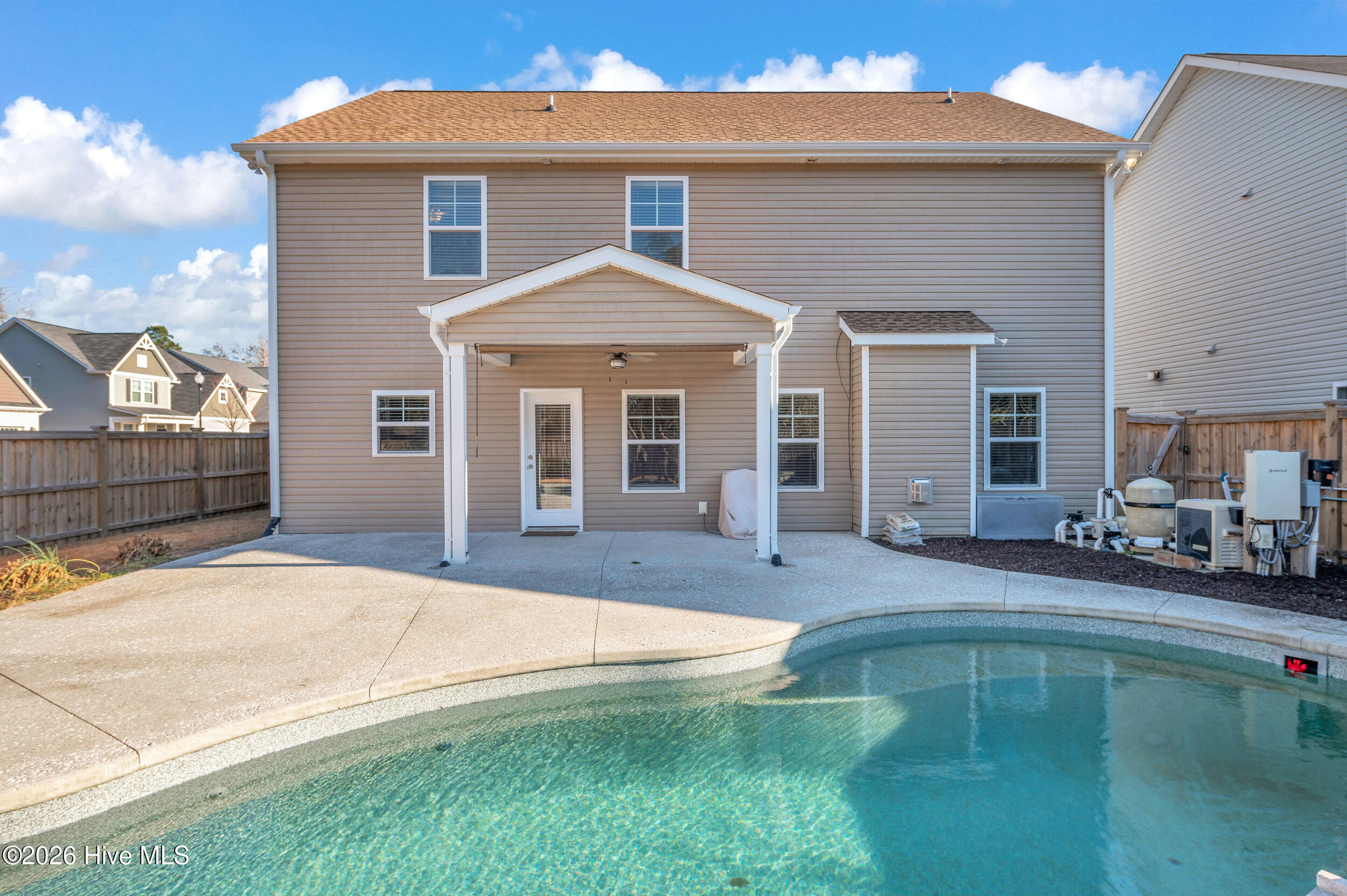 100547452 | Photo 34