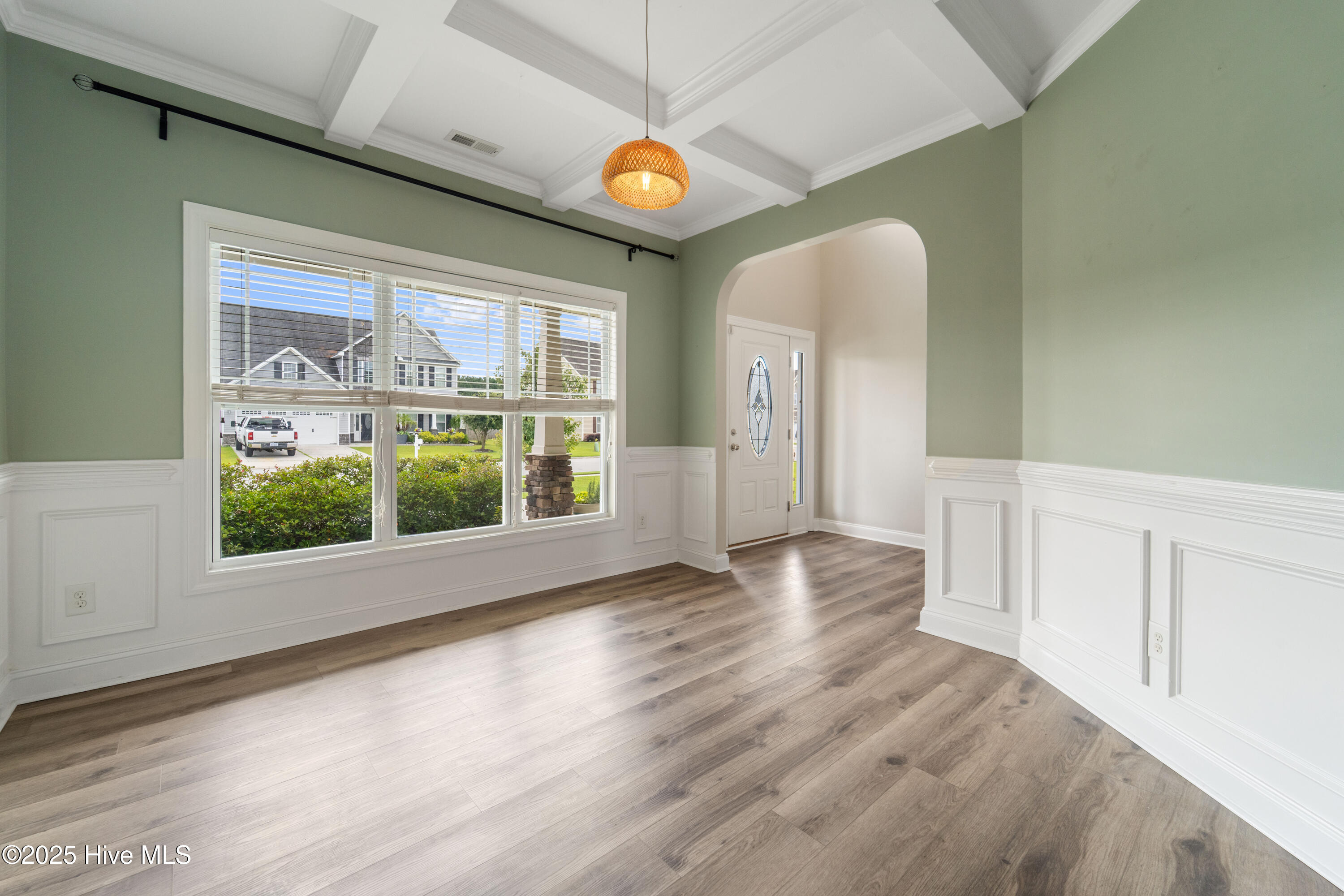 100525842 | Photo 13