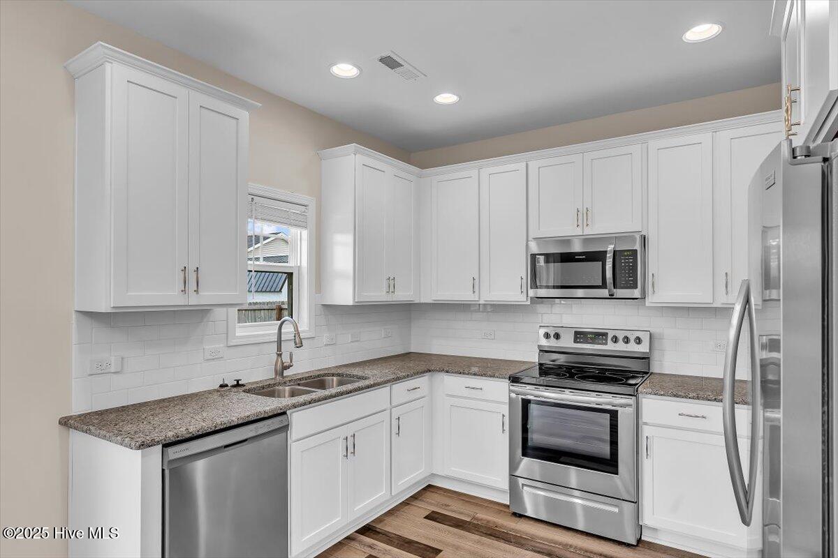 100537341 | Photo 13