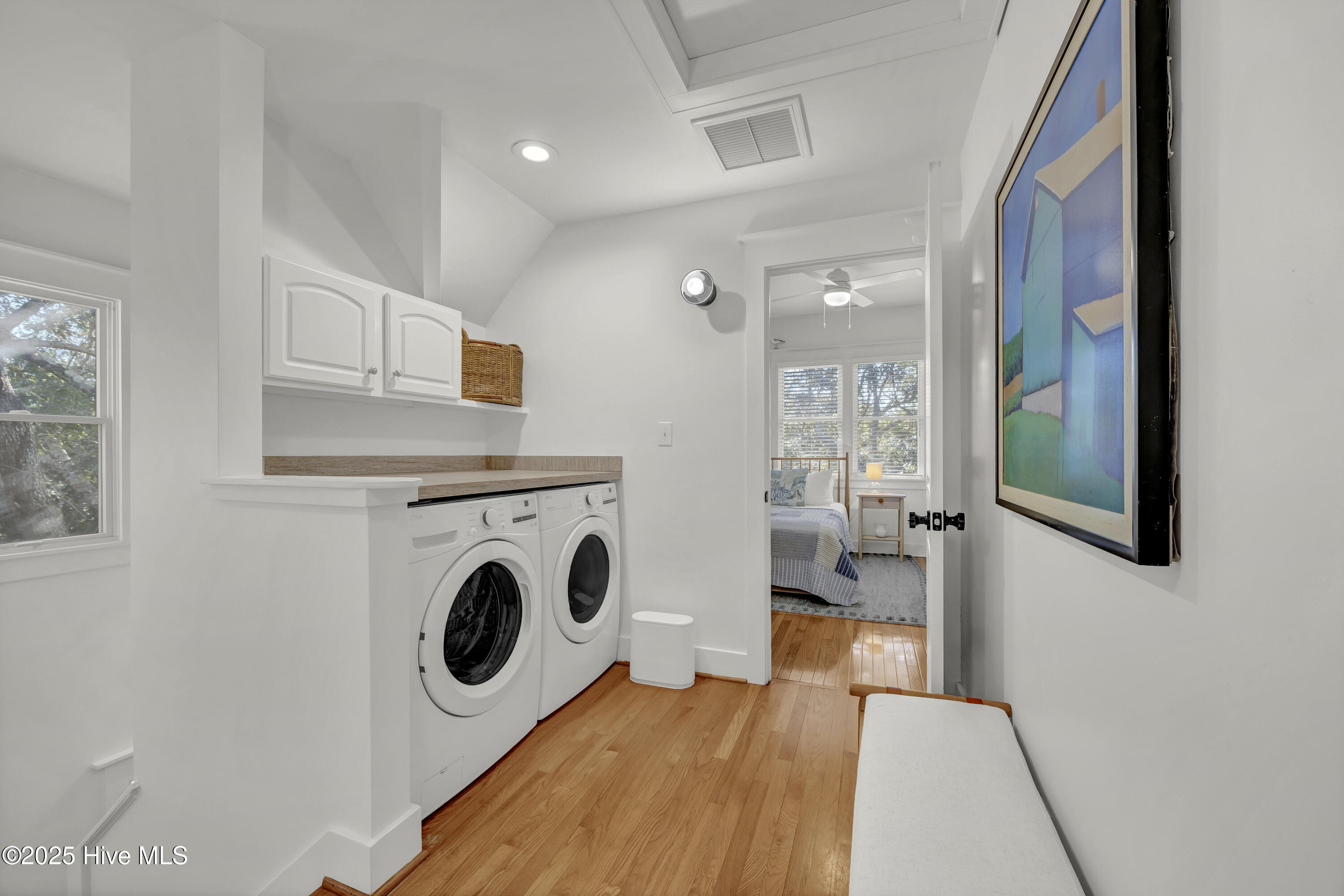 100546585 | Photo 17