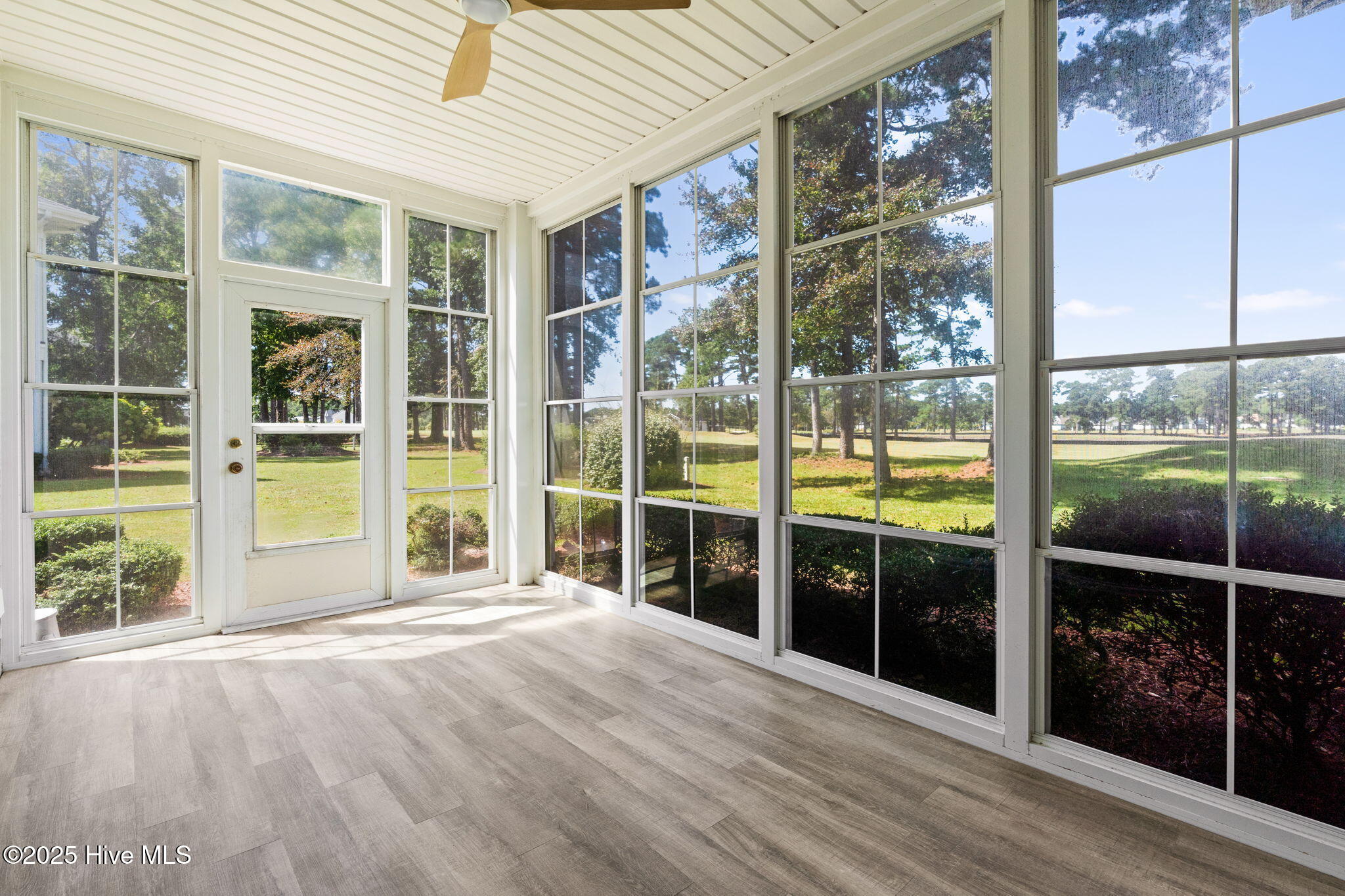 100536273 | Photo 22