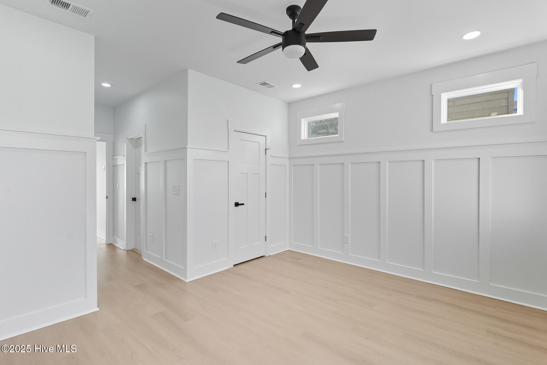 100534811 | Photo 30