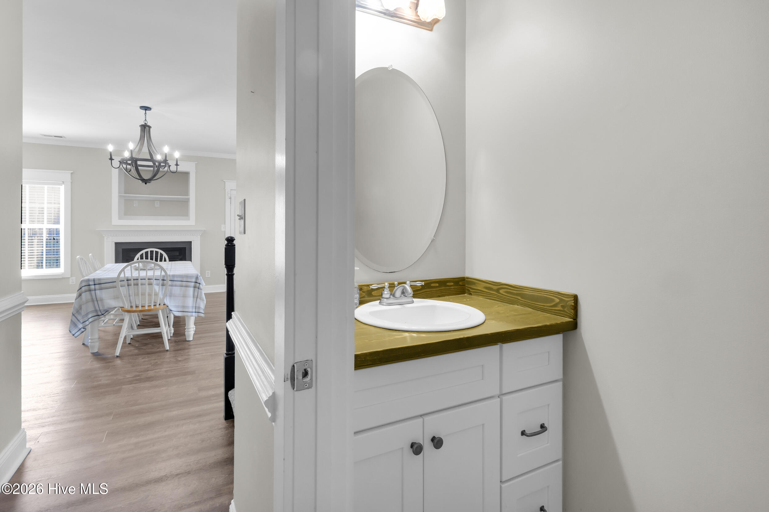 100562636 | Photo 15