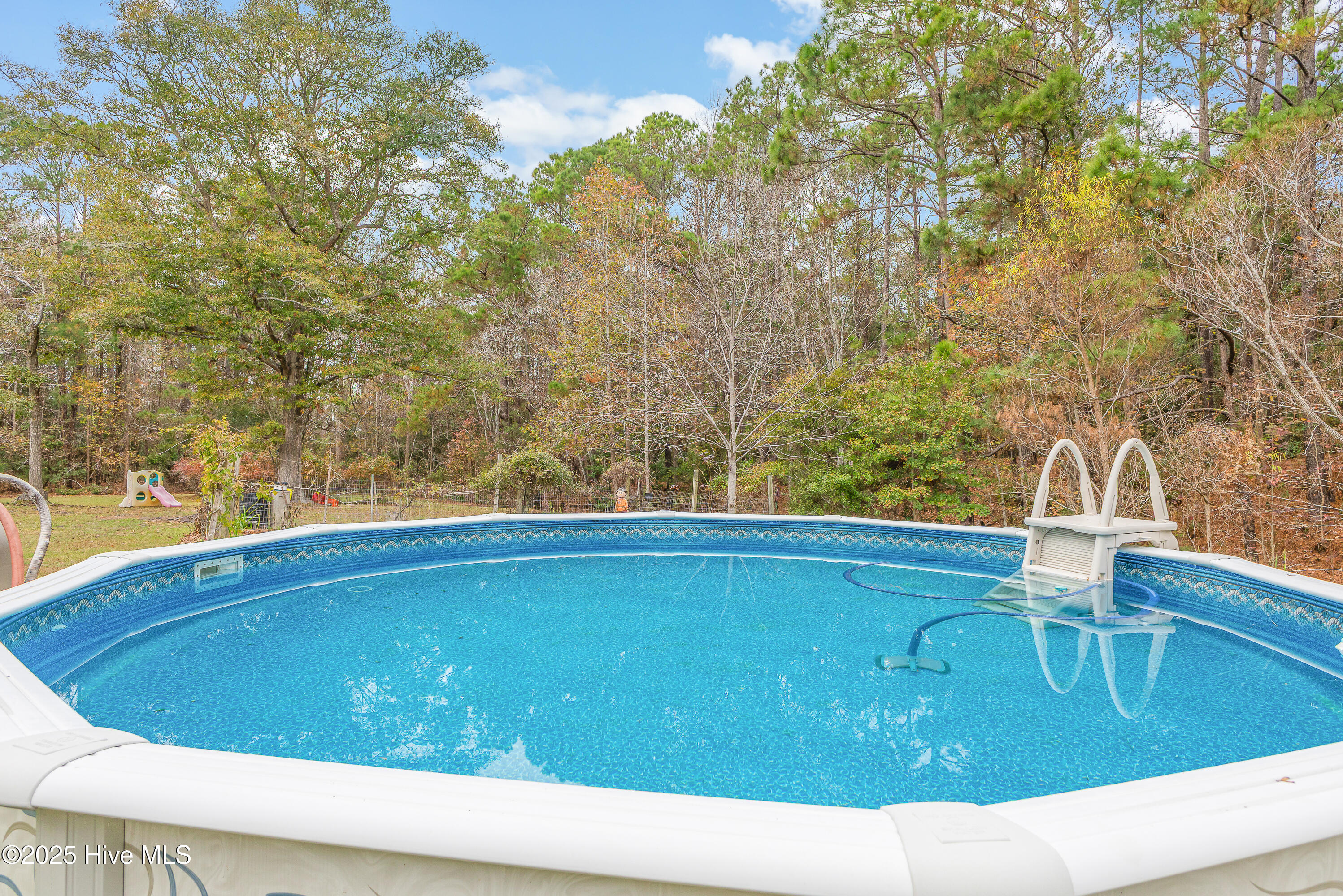 100543830 | Photo 44