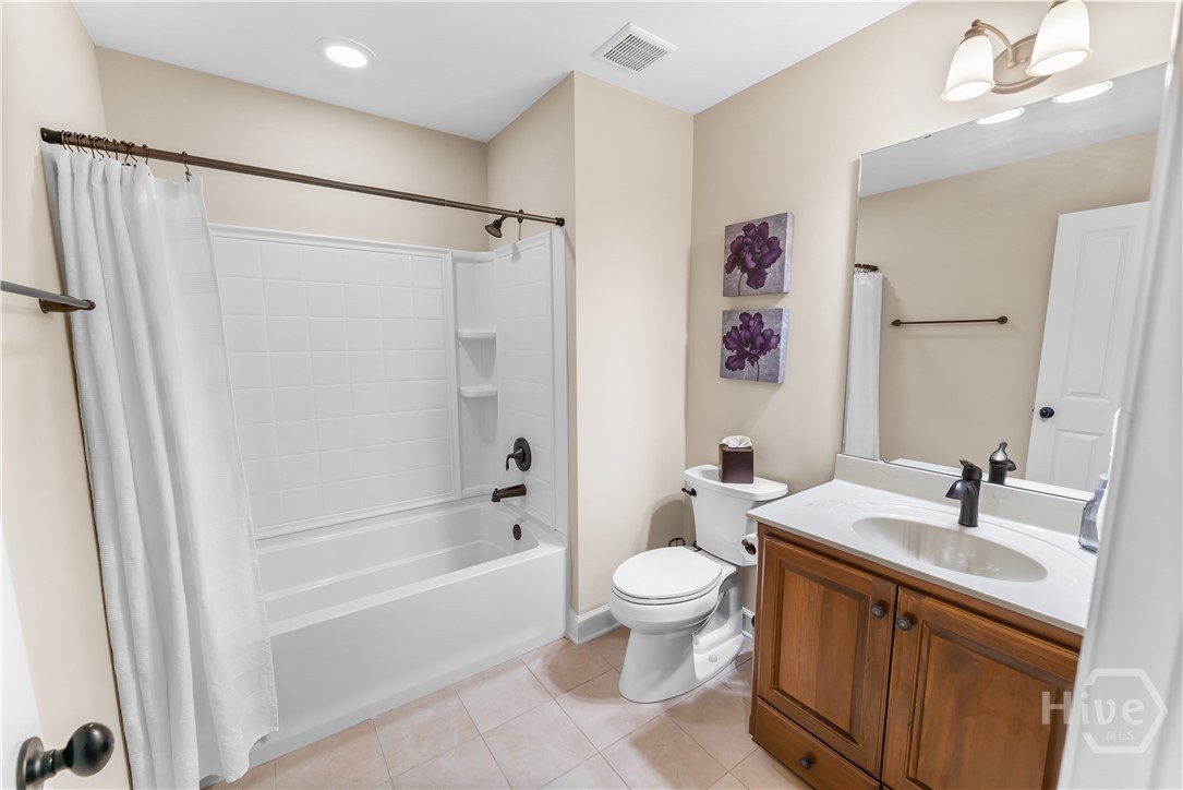 4th  Hallway guest bathroom