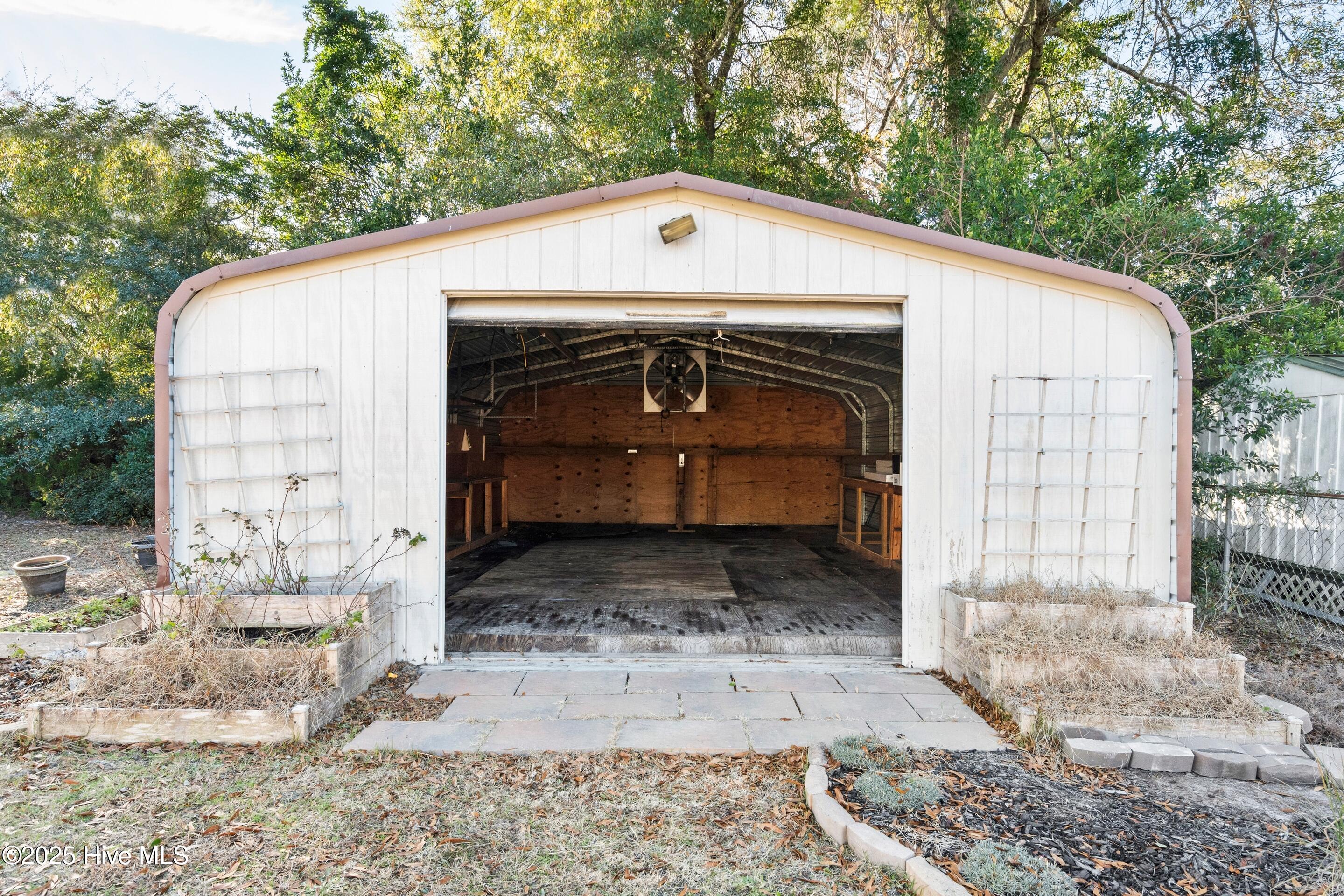 100546028 | Photo 53