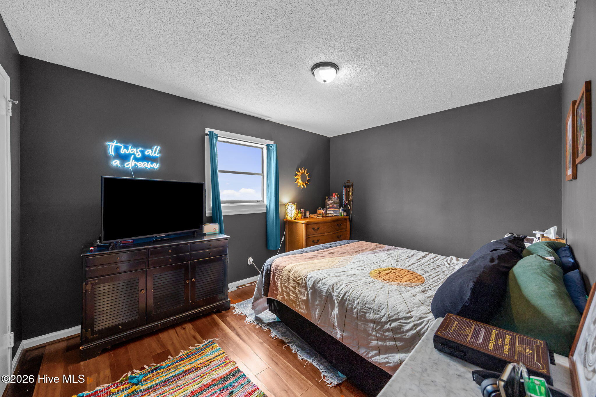 100555737 | Photo 29