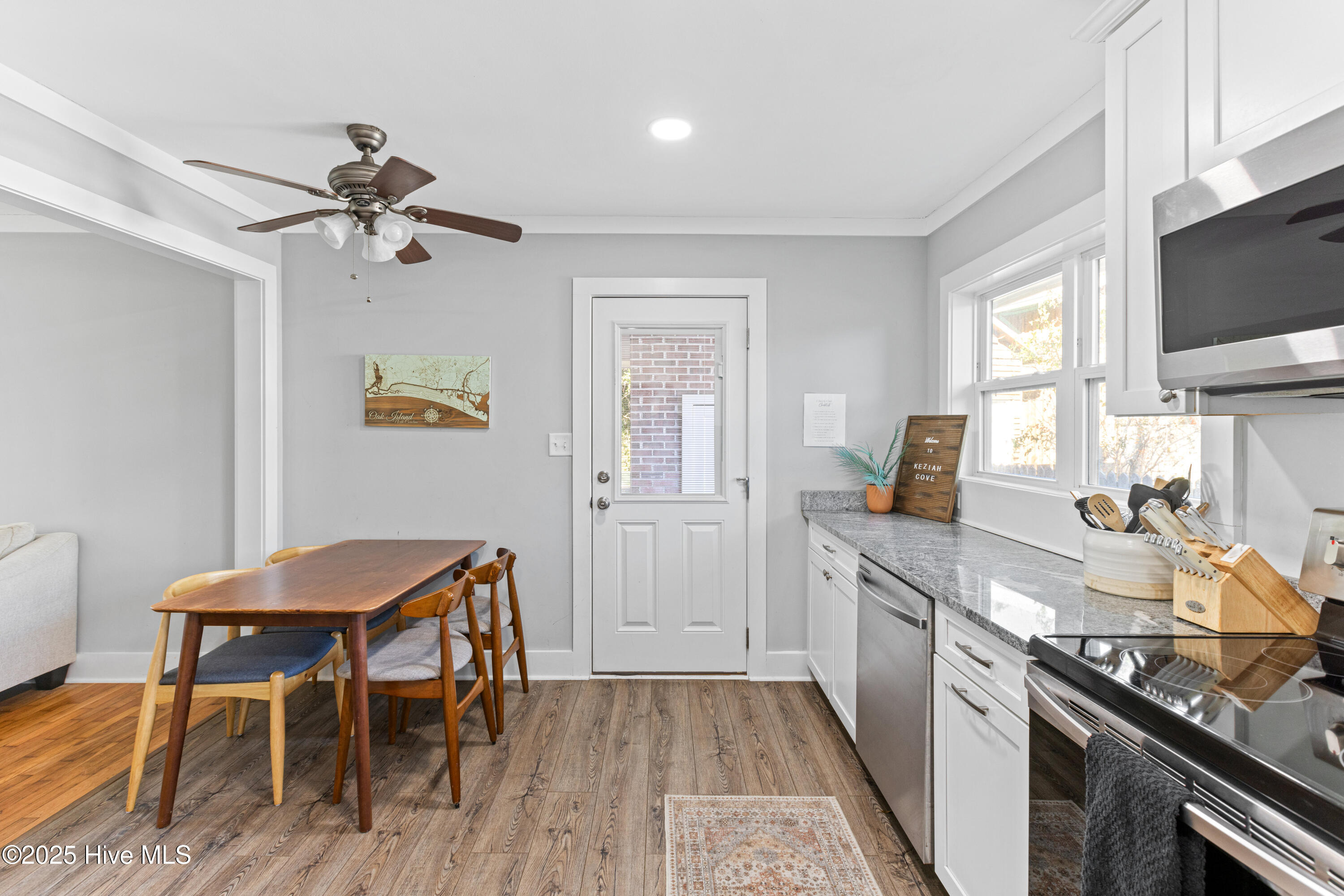 100542913 | Photo 15