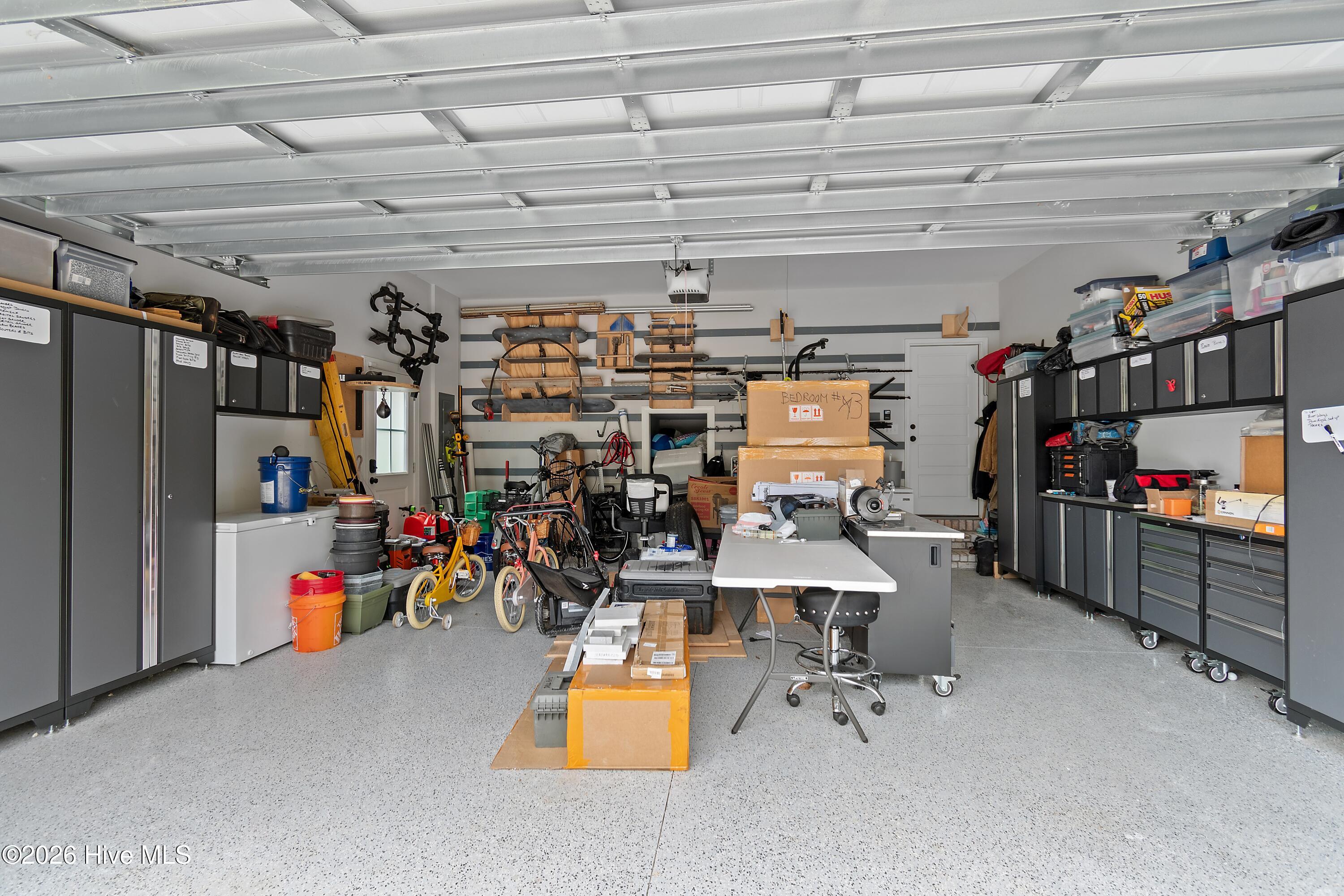 100565017 | Photo 51