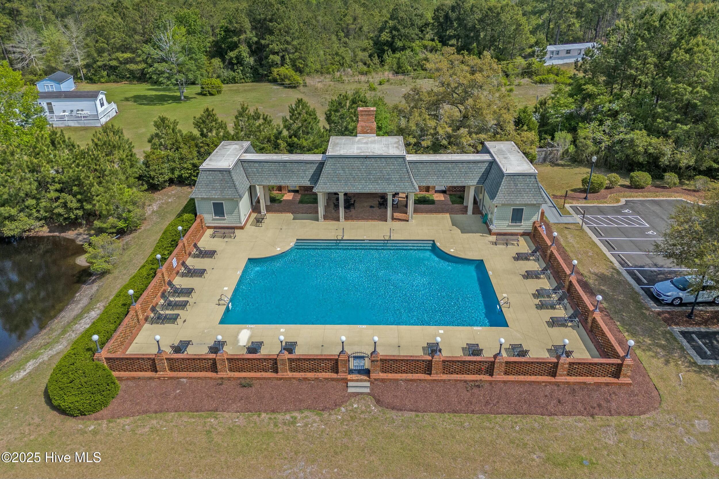 100502360 | Photo 10