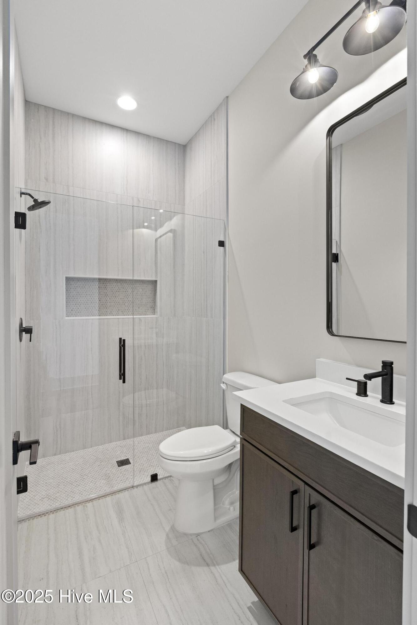 100517946 | Photo 55