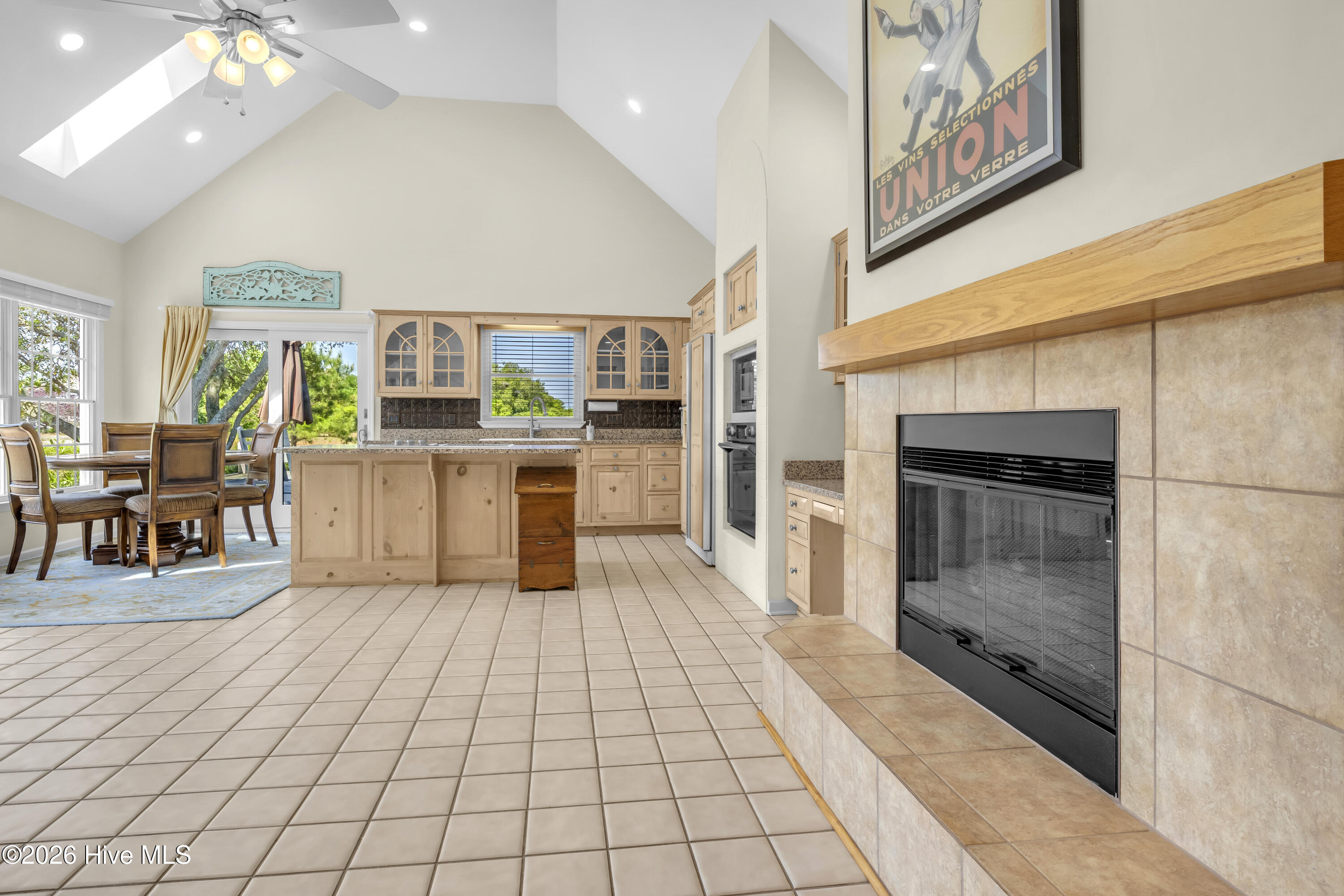 100566160 | Photo 15