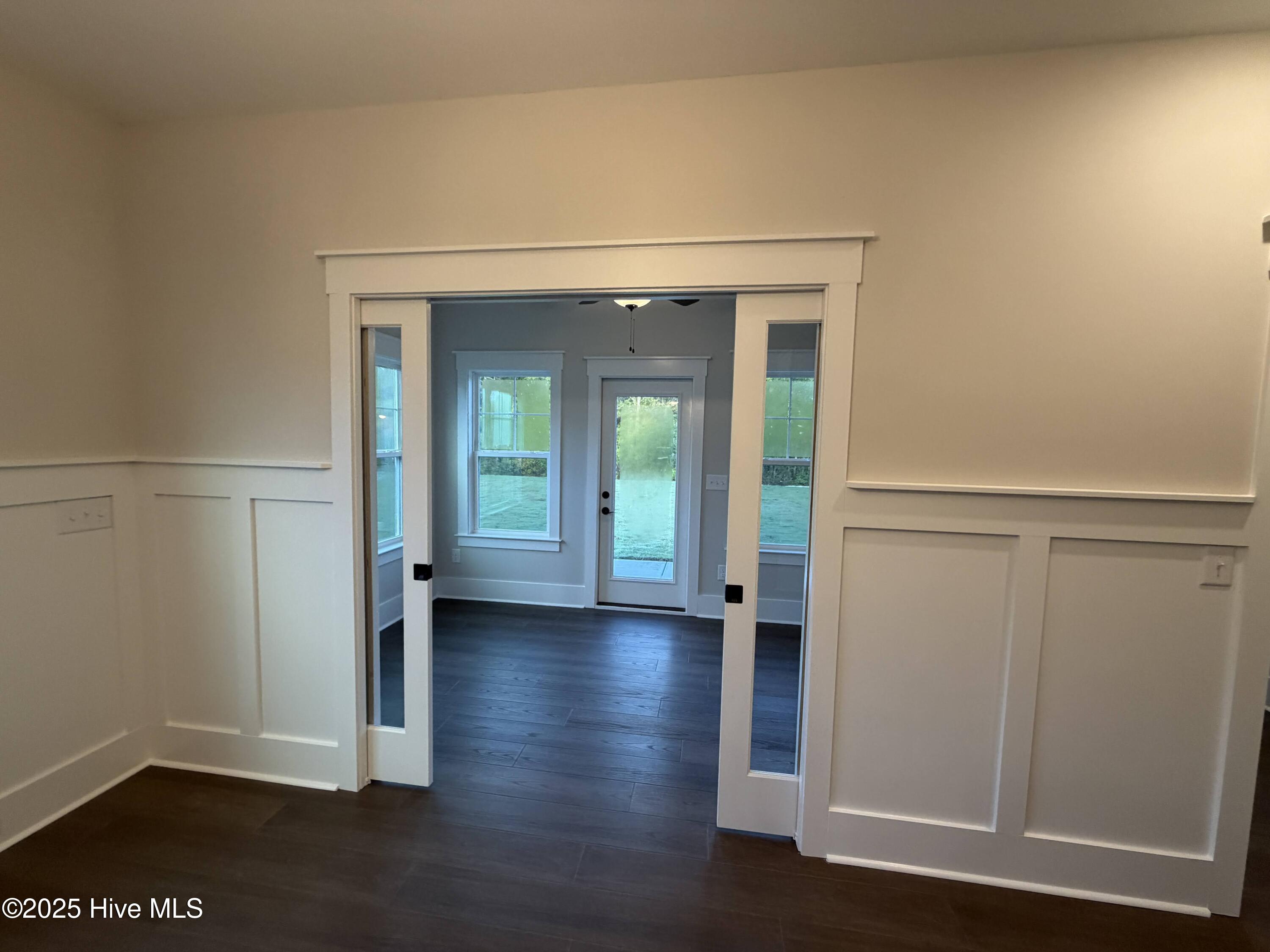 100521695 | Photo 18