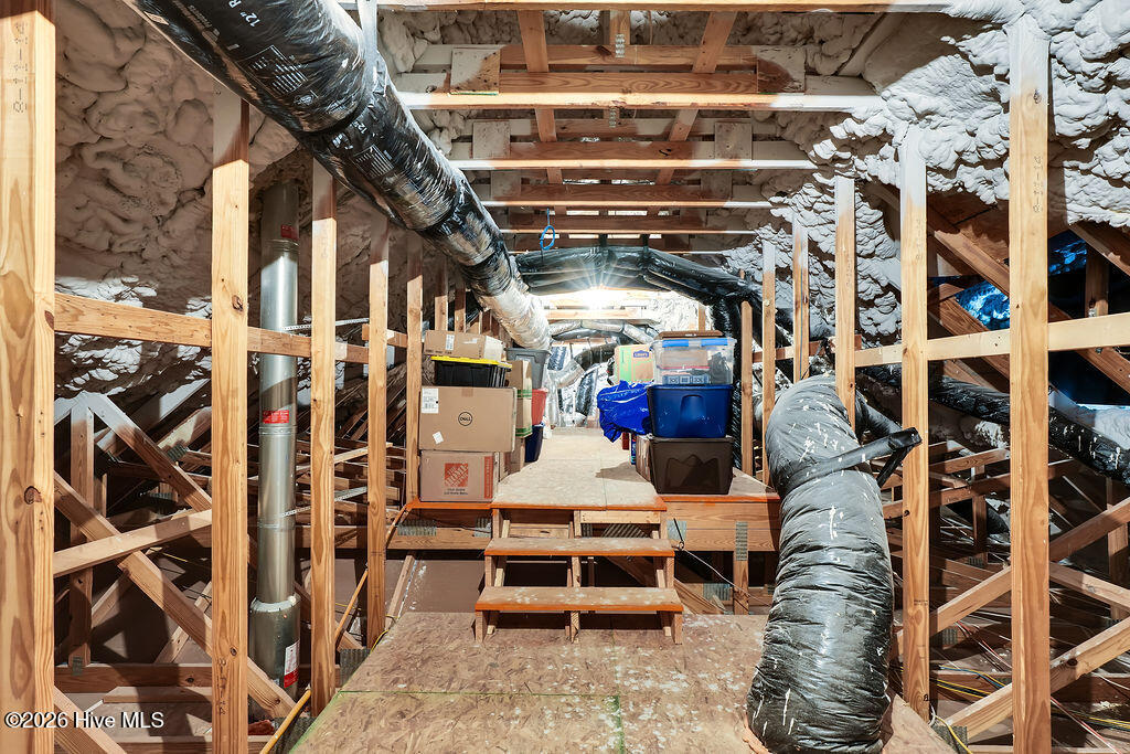 100564545 | Photo 37