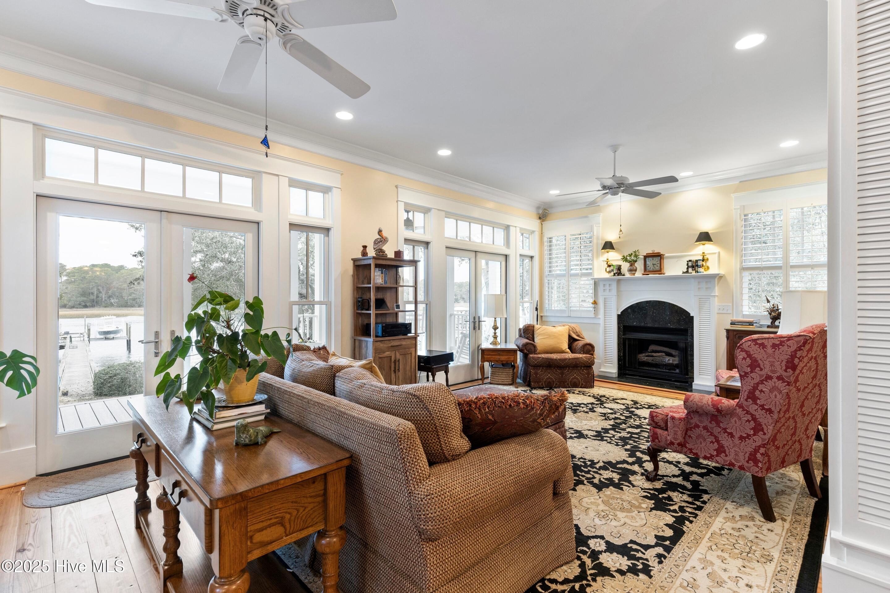 100544140 | Photo 33