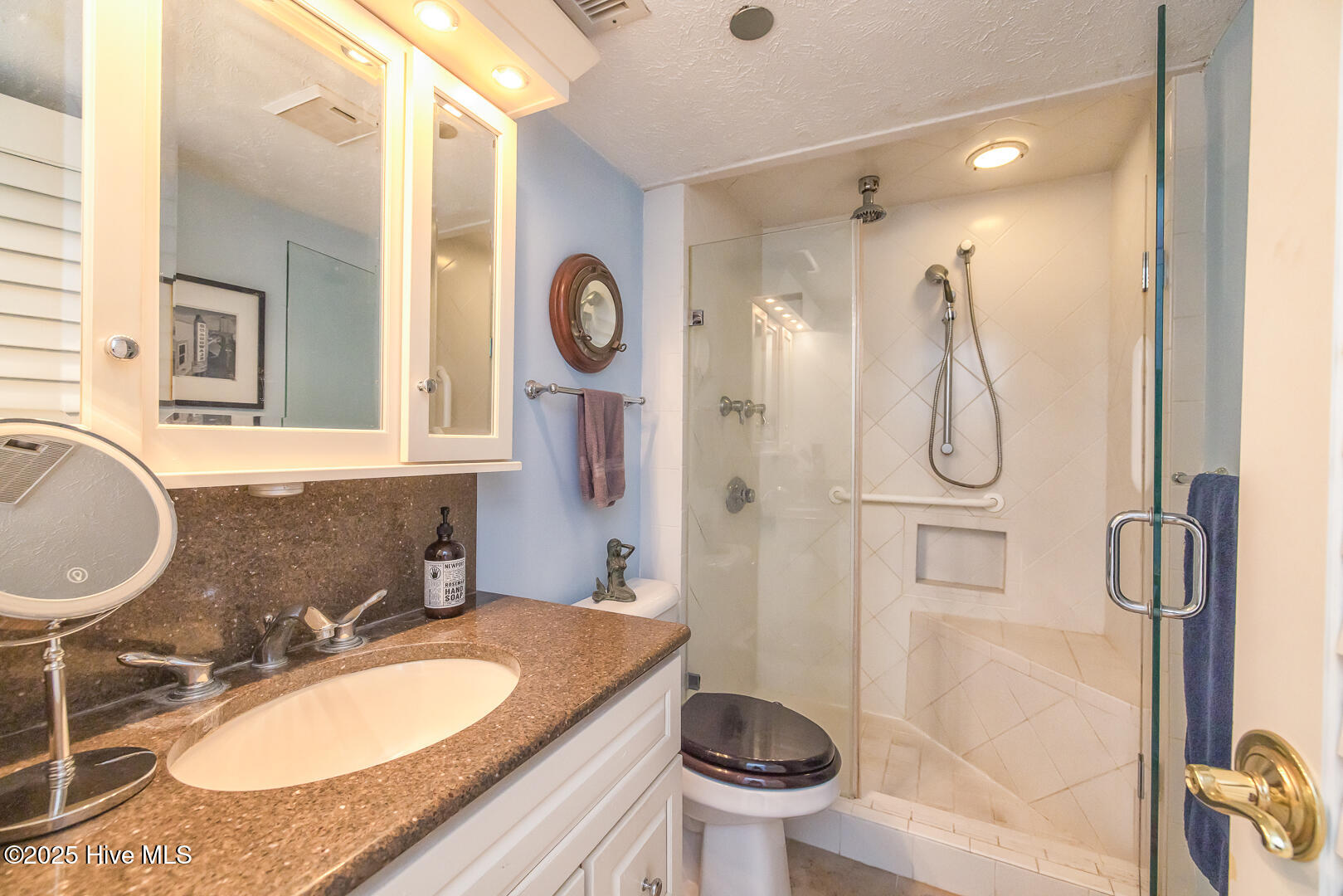 100567097 | Photo 26