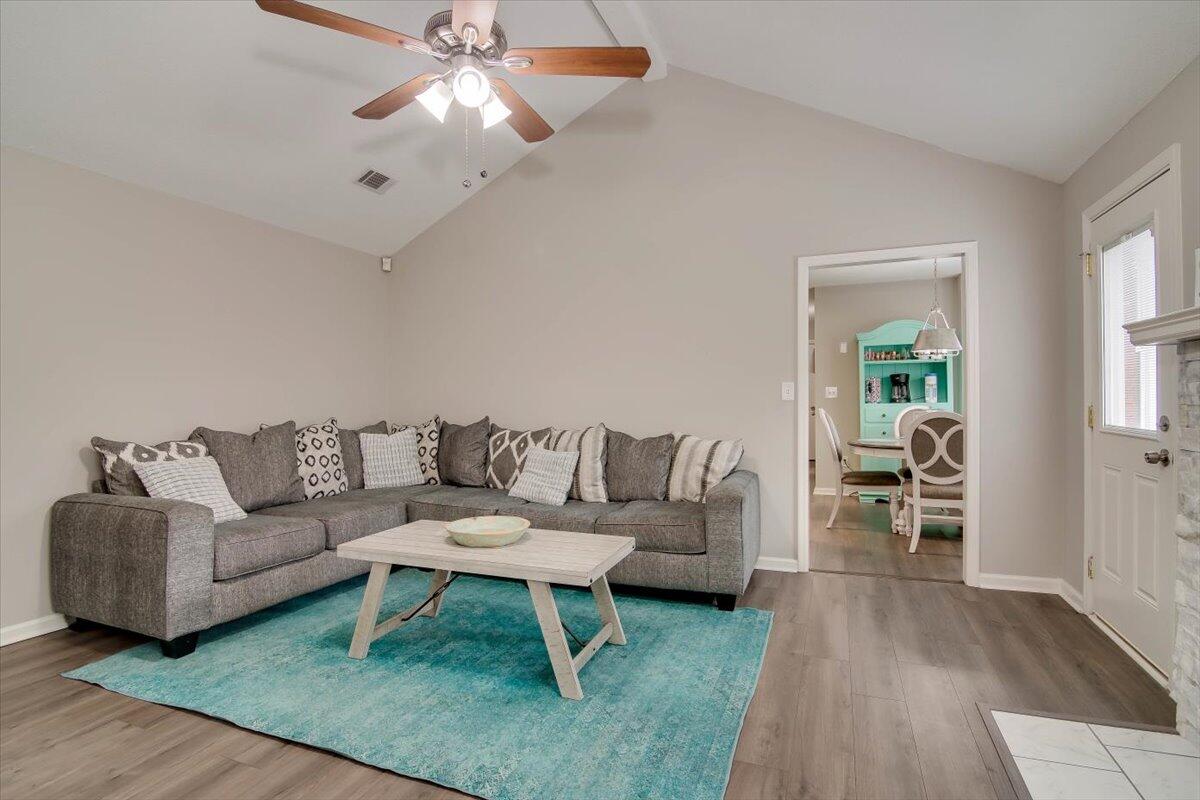 3901 Crest Drive