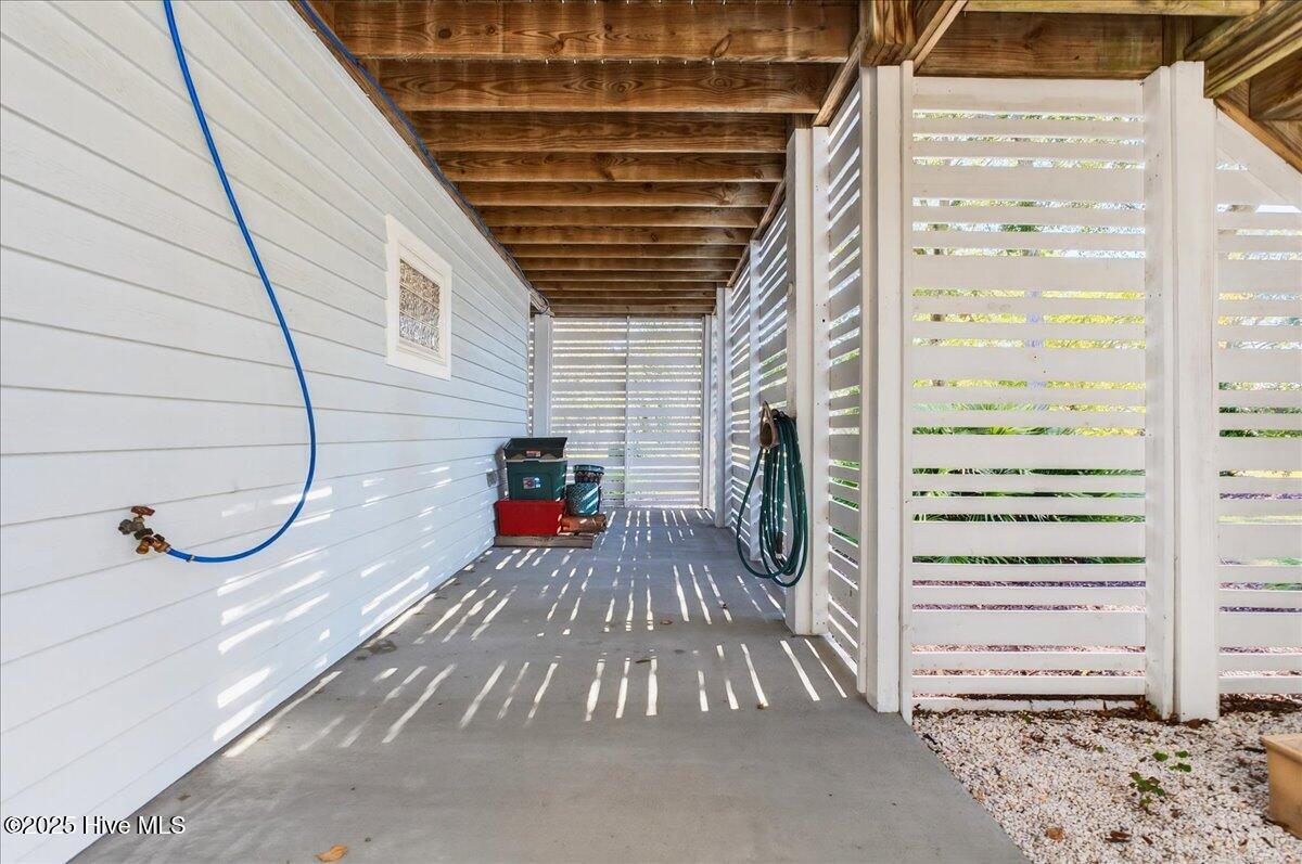 100540409 | Photo 61