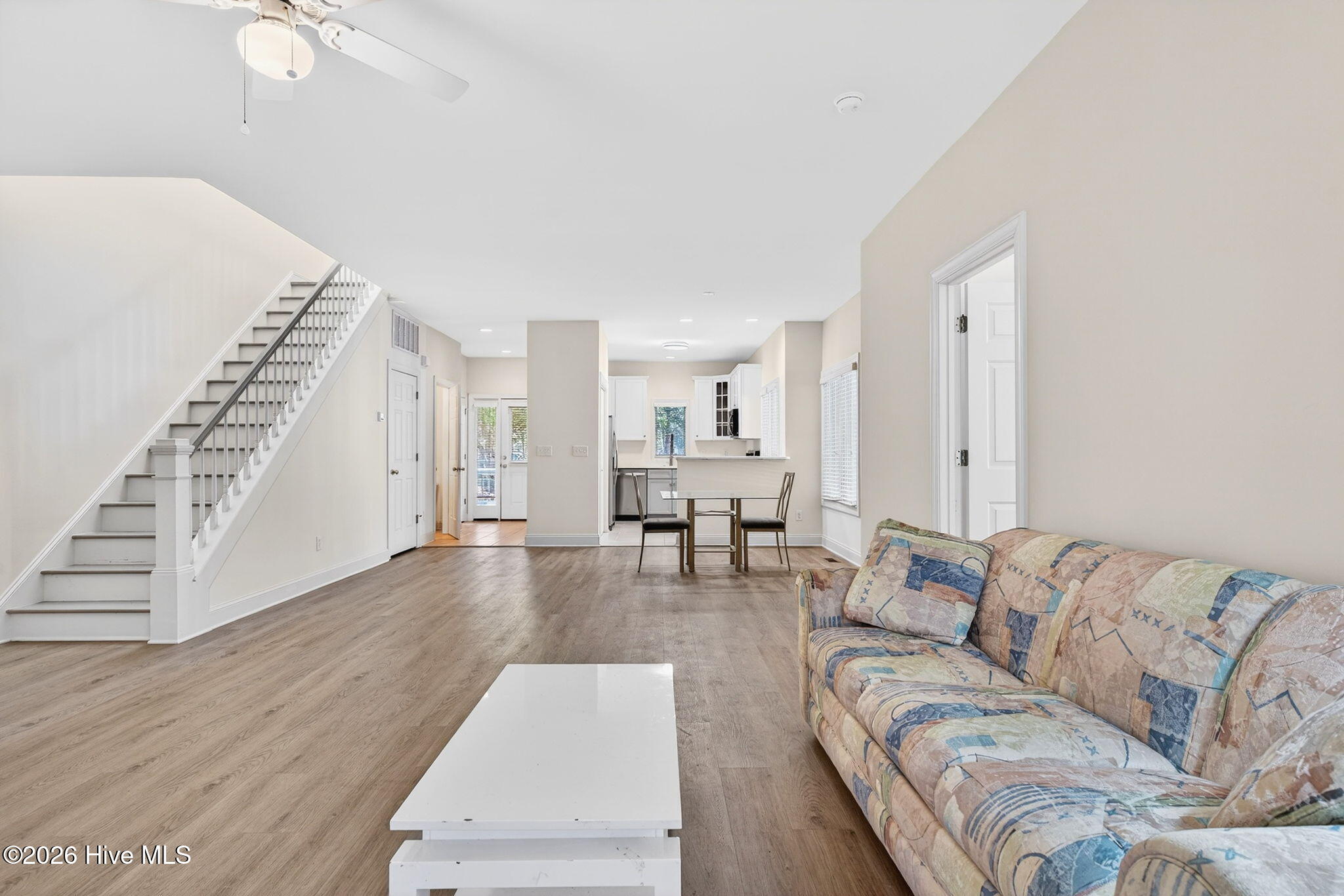 100553475 | Photo 21